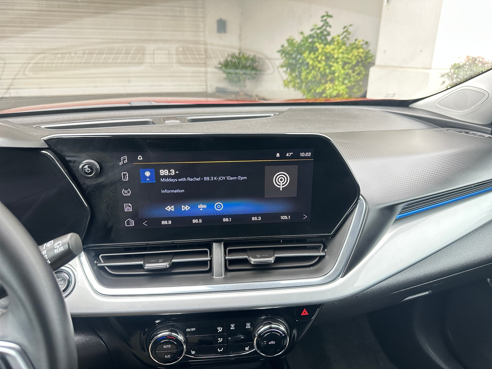 Thumbnail: 2025 Chevrolet Trax - 4