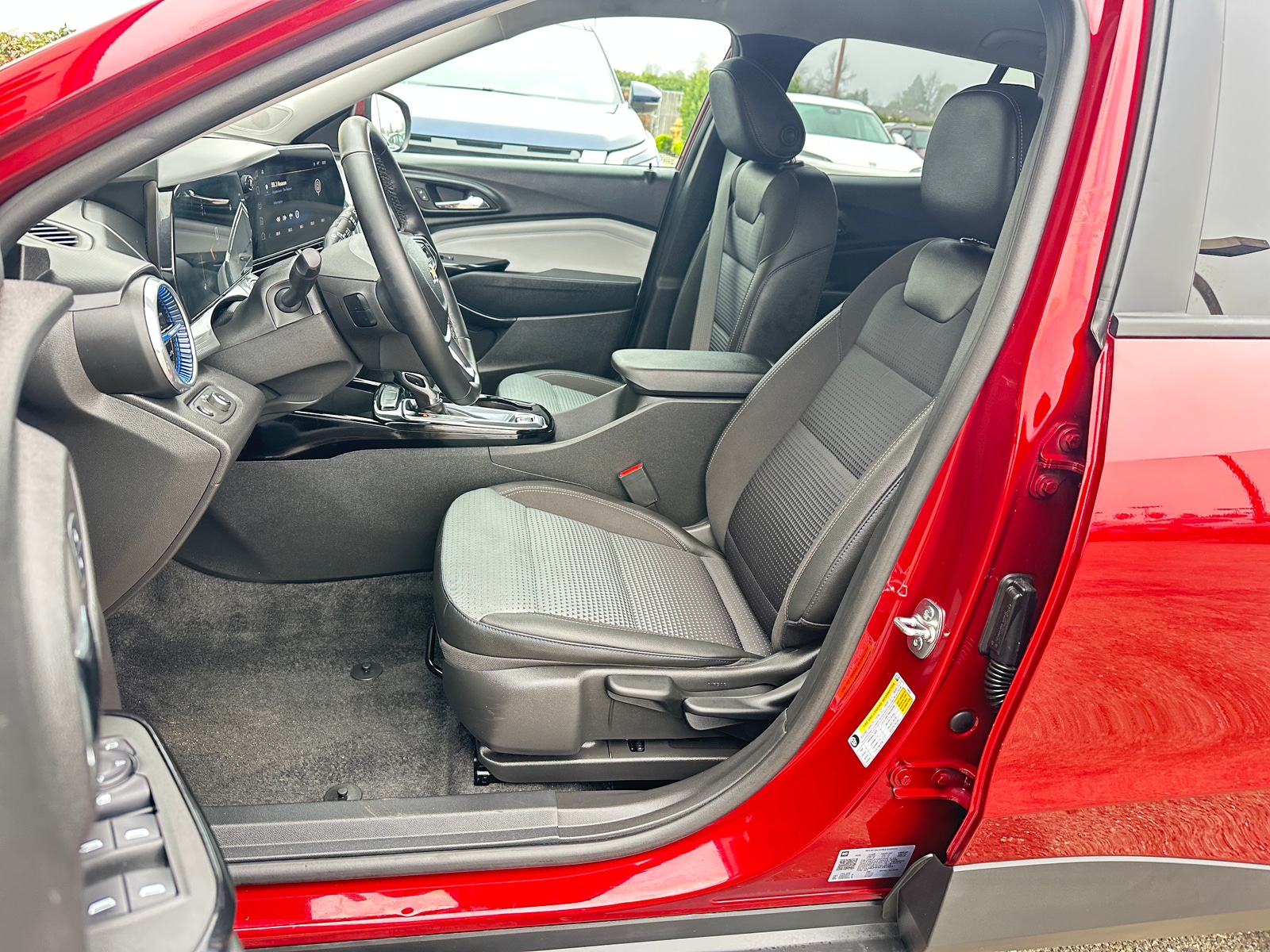 Thumbnail: 2025 Chevrolet Trax - 2