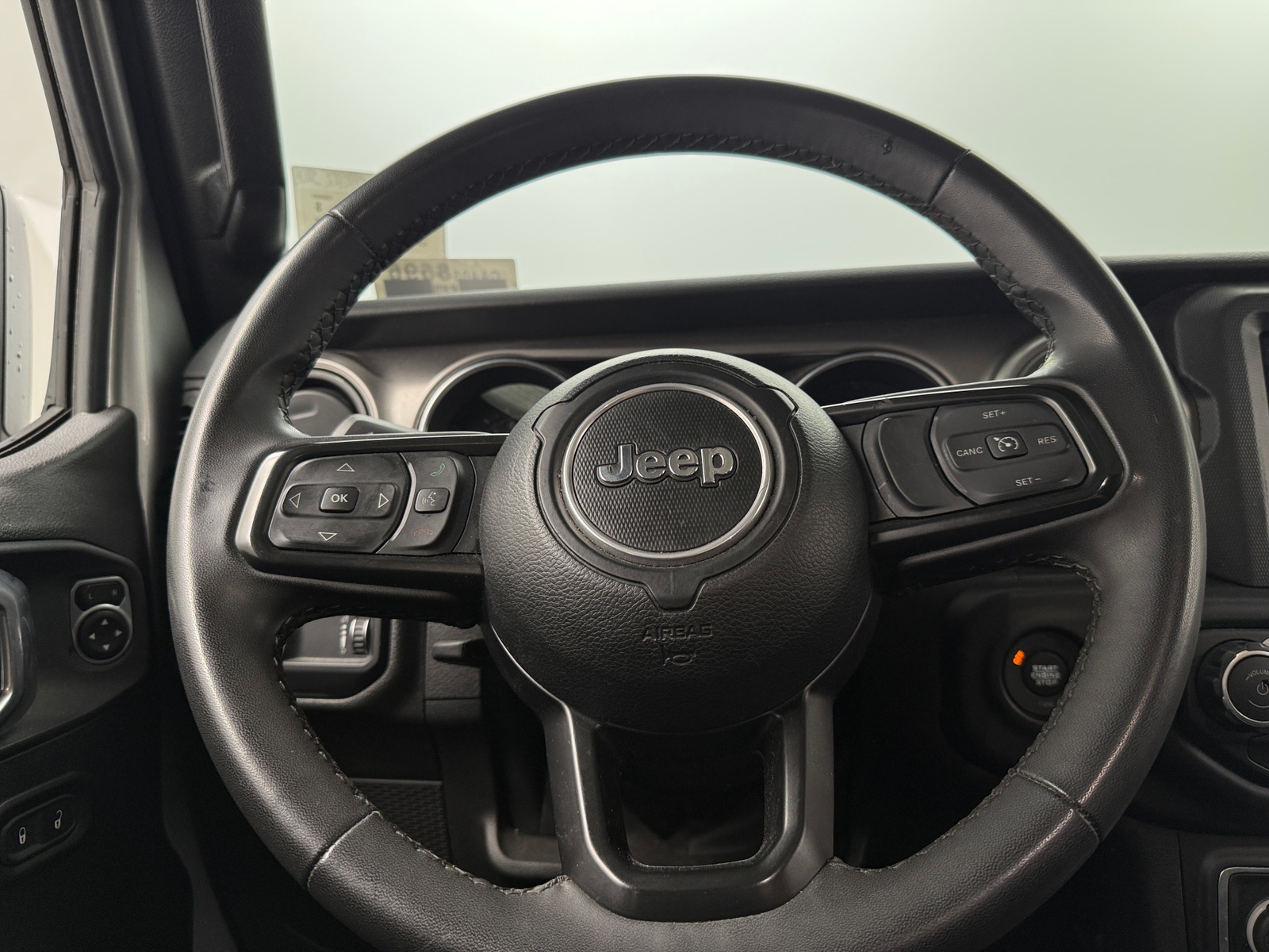 Thumbnail: 2023 Jeep Gladiator - 5