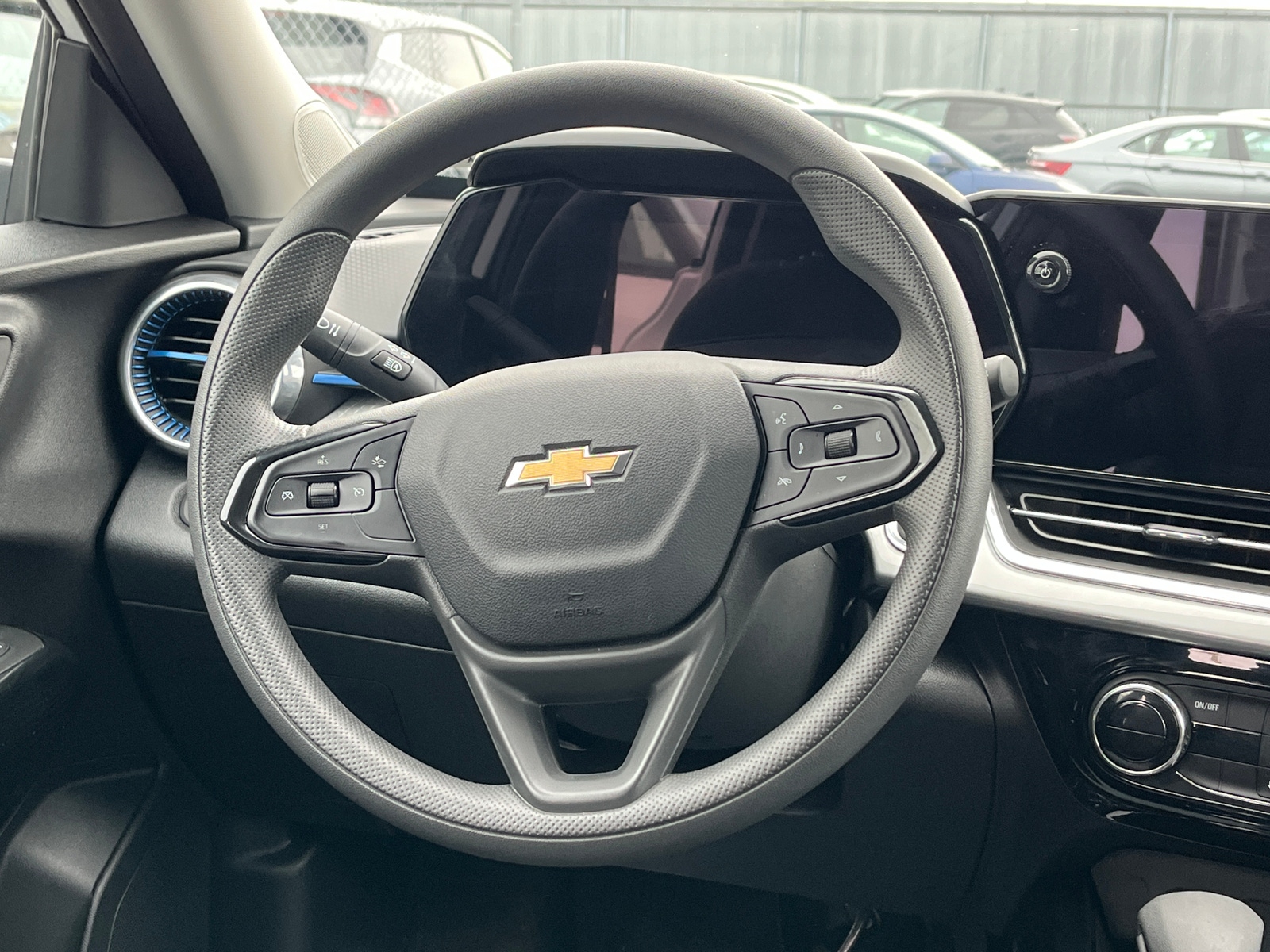 Thumbnail: 2025 Chevrolet Trax - 5