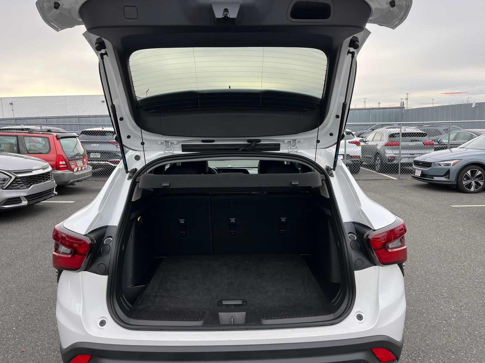 Thumbnail: 2025 Chevrolet Trax - 6