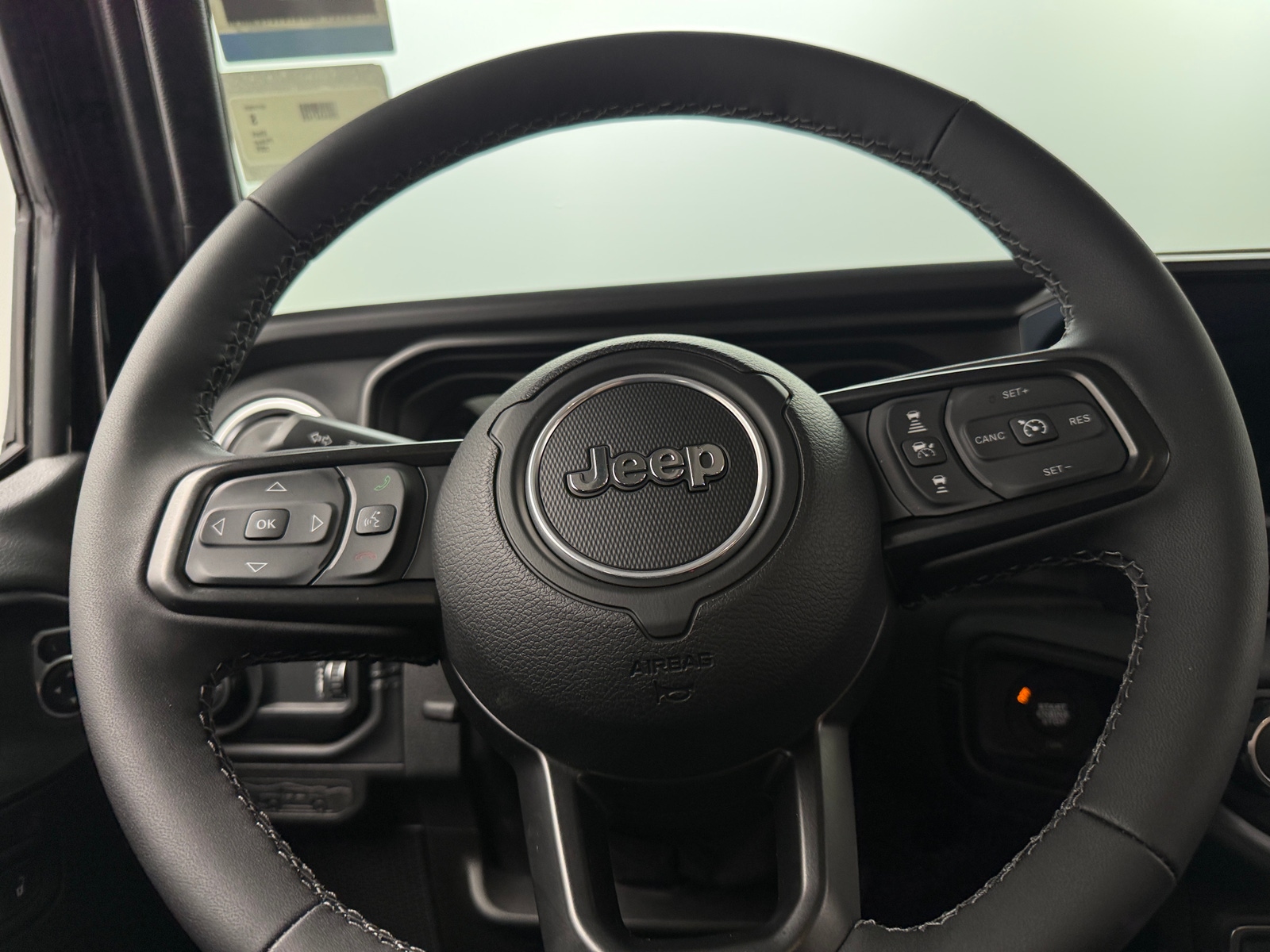 Thumbnail: 2025 Jeep Gladiator - 4