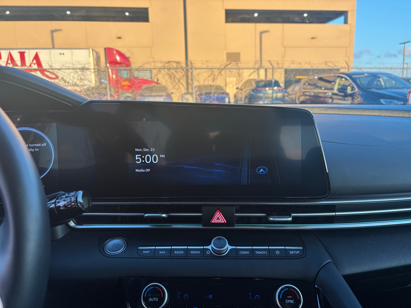 Thumbnail: 2025 Hyundai Elantra - 4