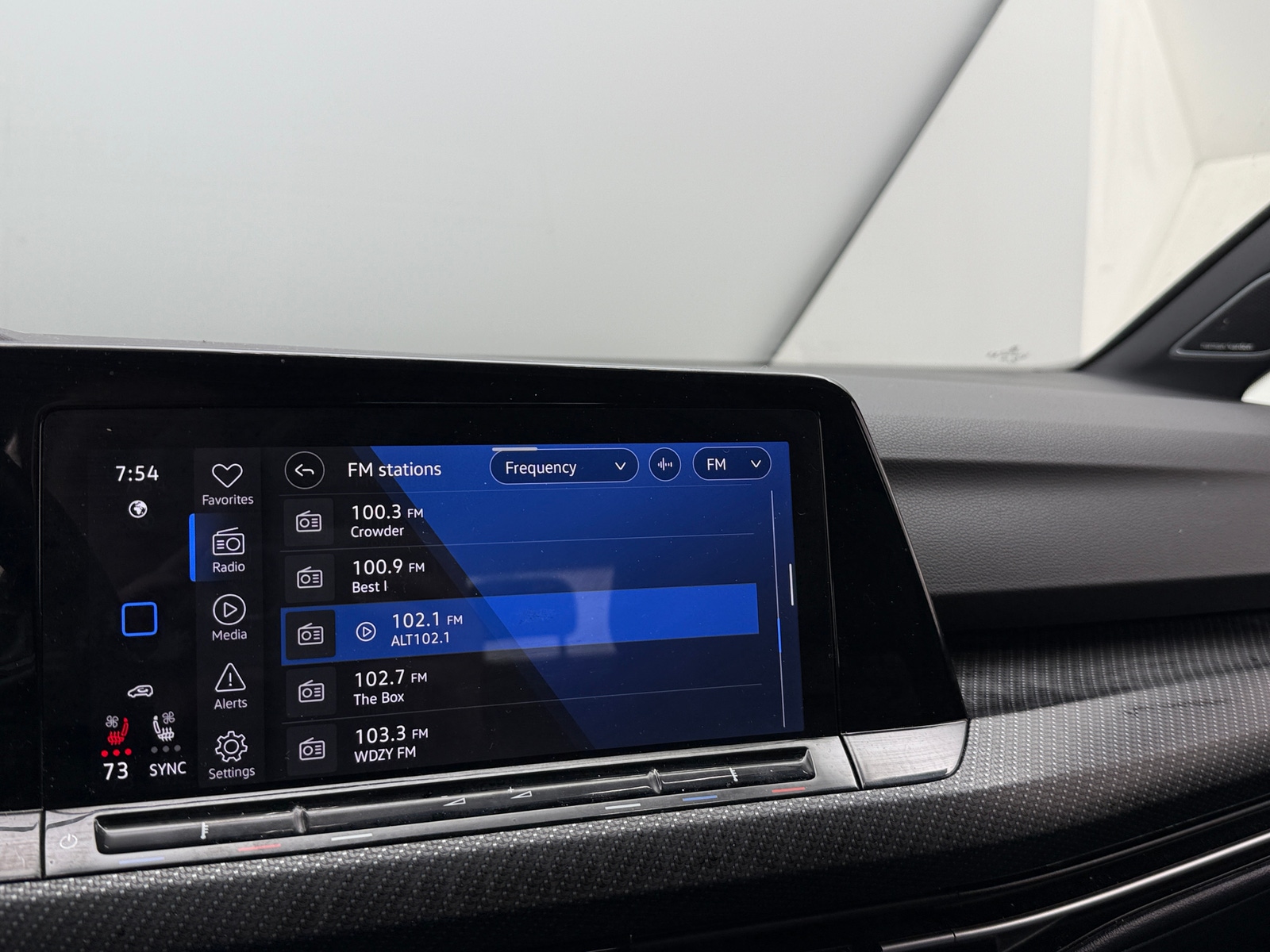 Thumbnail: 2024 Volkswagen Golf - 3