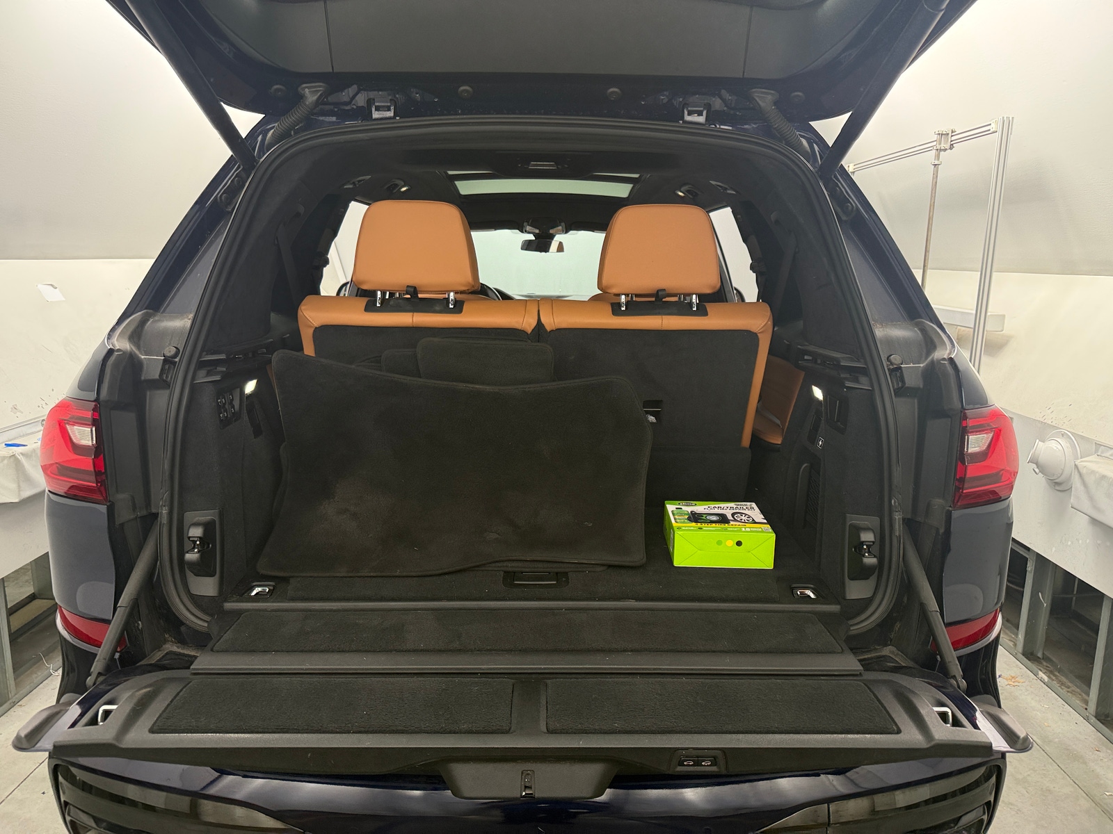 Thumbnail: 2021 BMW X7 - 6