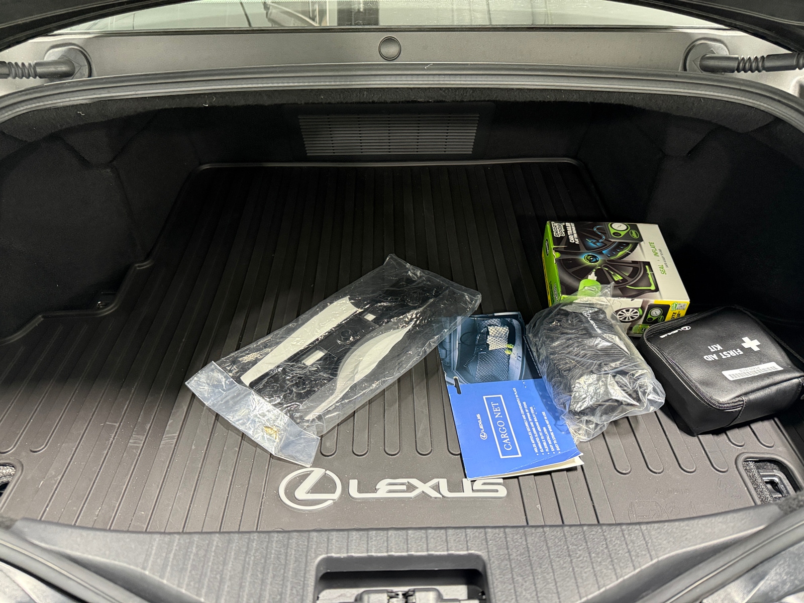 Thumbnail: 2021 Lexus LC - 4