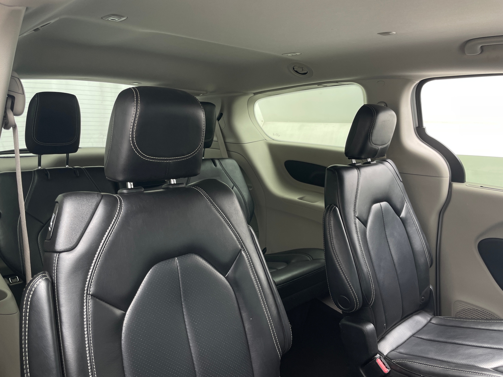 Thumbnail: 2023 Chrysler Pacifica - 5