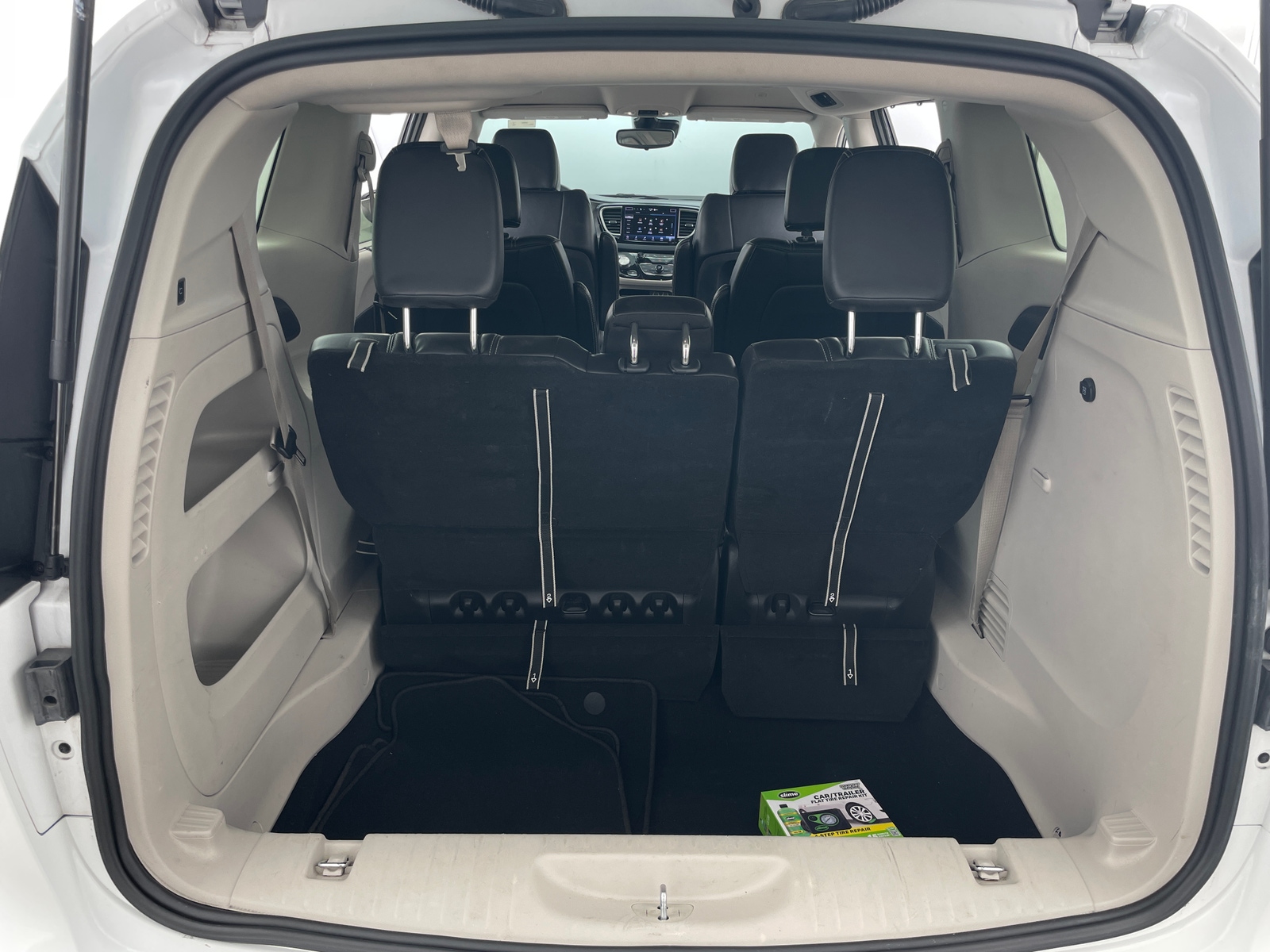 Thumbnail: 2023 Chrysler Pacifica - 6