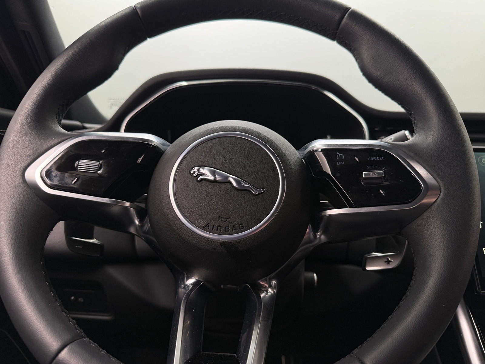 Thumbnail: 2024 Jaguar XF - 4