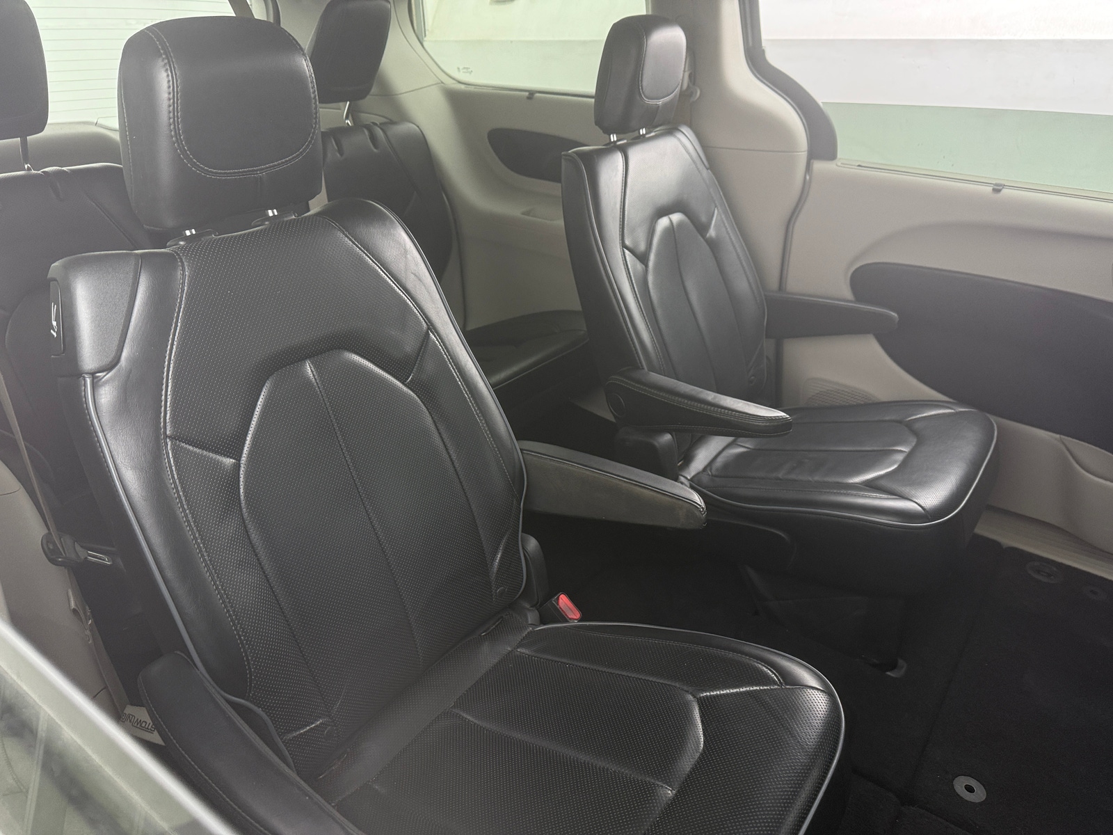 Thumbnail: 2018 Chrysler Pacifica - 5