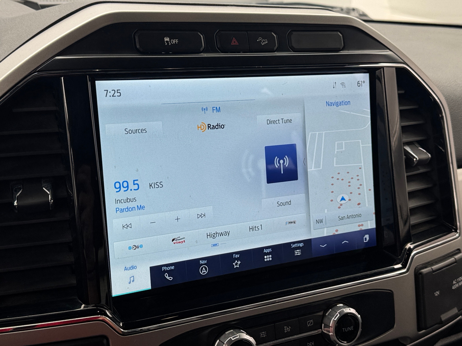 Thumbnail: 2022 Ford Econoline - 3