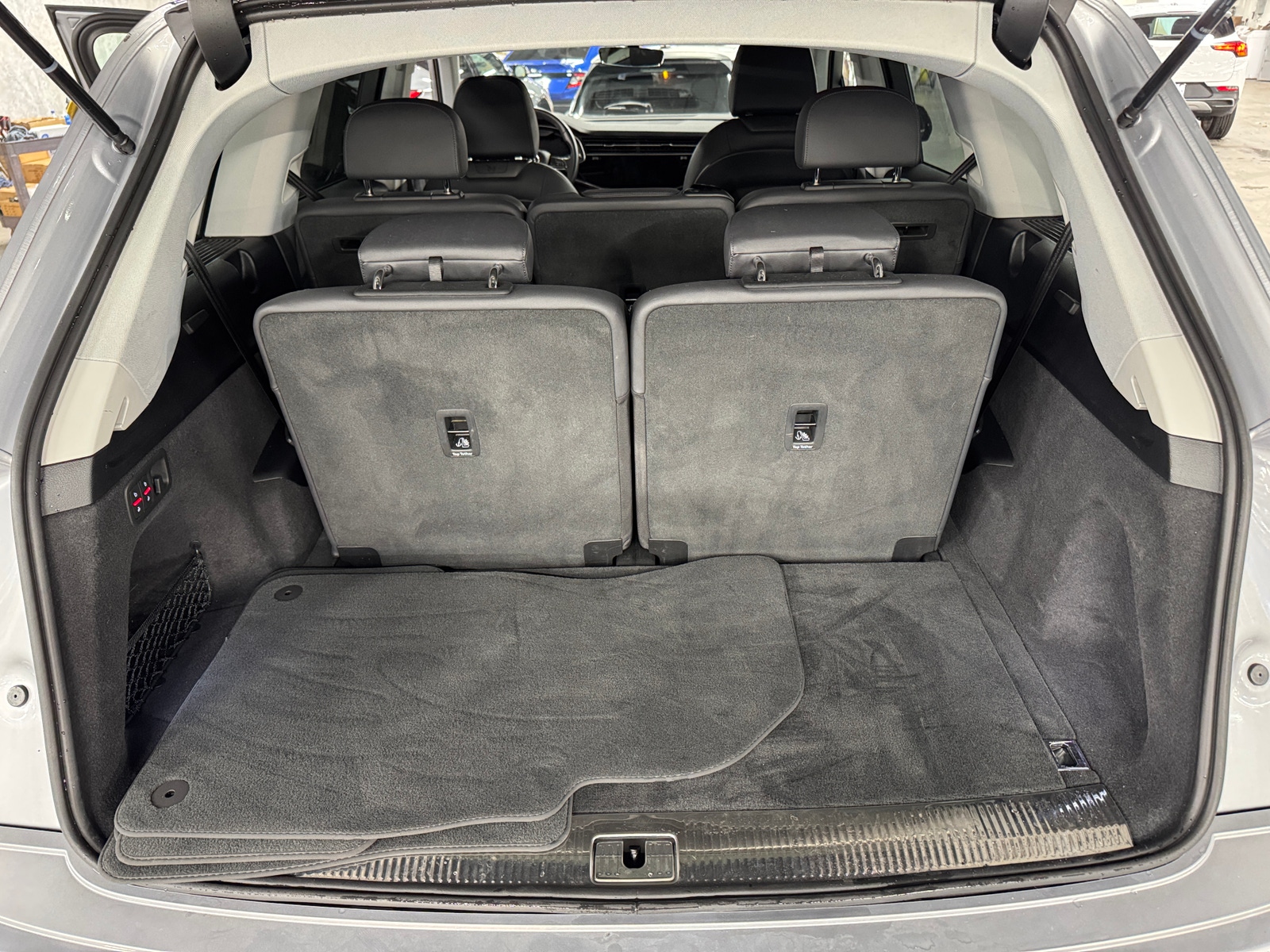 Thumbnail: 2022 Audi Q7 - 6