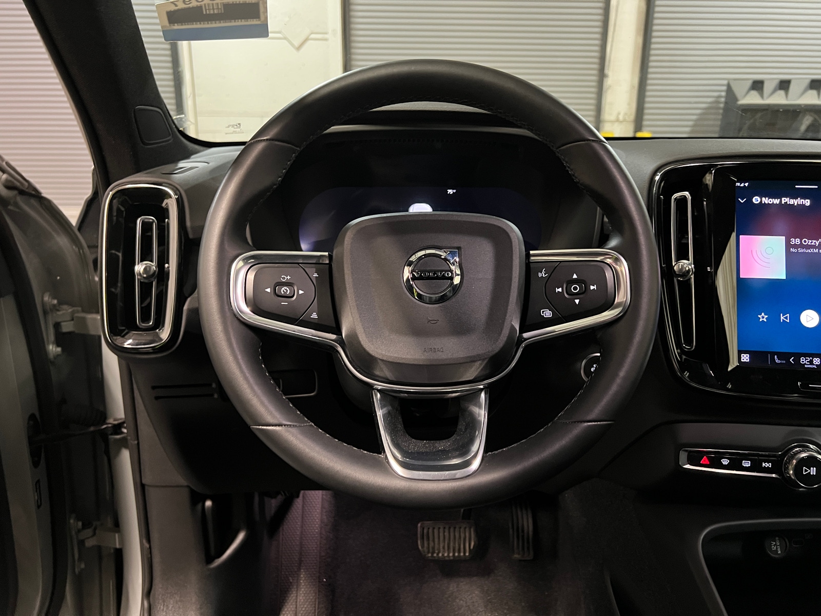 Thumbnail: 2024 Volvo XC40 - 5