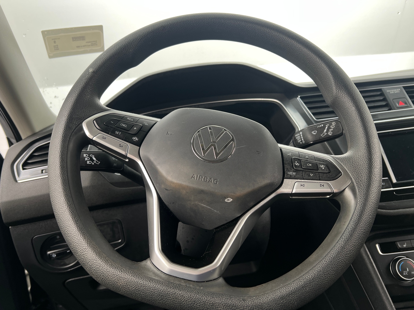 Thumbnail: 2023 Volkswagen Tiguan - 5