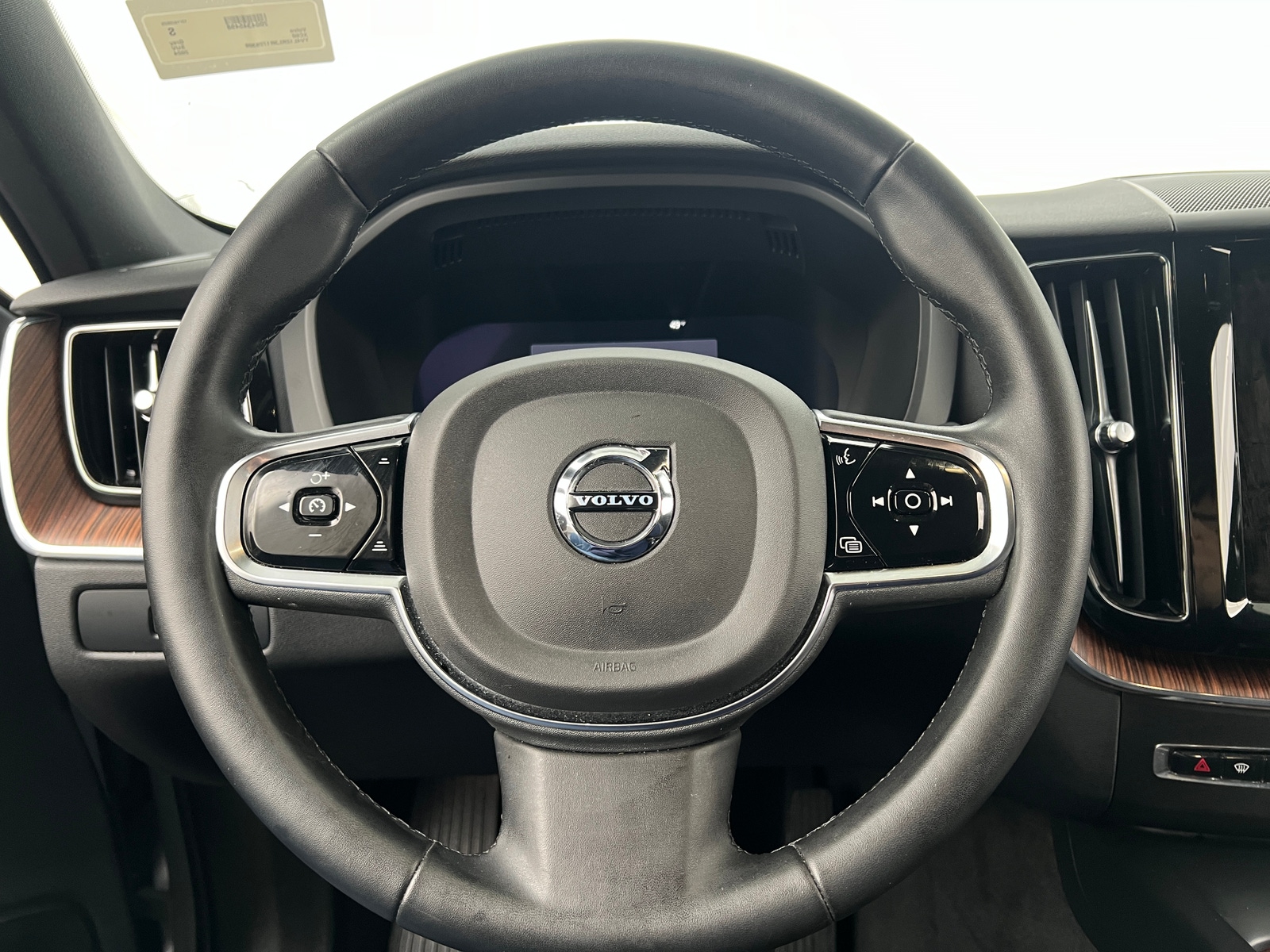 Thumbnail: 2024 Volvo XC60 - 4