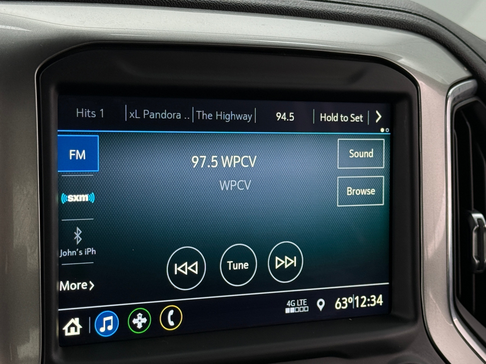 Thumbnail: 2021 Chevrolet Silverado 1500 - 4