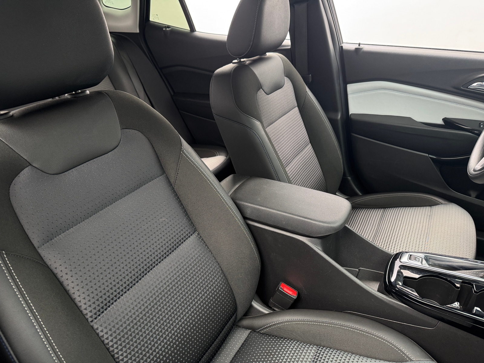 Thumbnail: 2025 Chevrolet Trax - 2