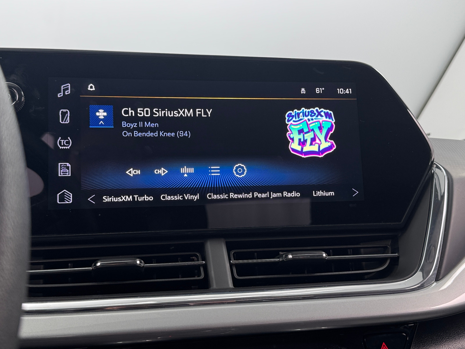 Thumbnail: 2025 Chevrolet Trax - 4