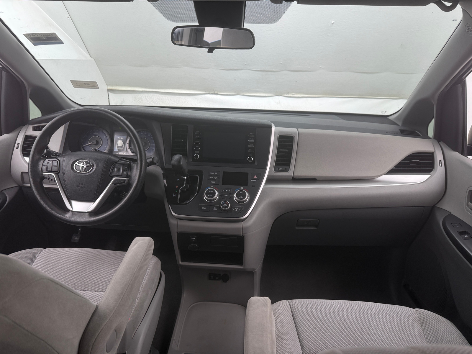 Thumbnail: 2020 Toyota Sienna - 3