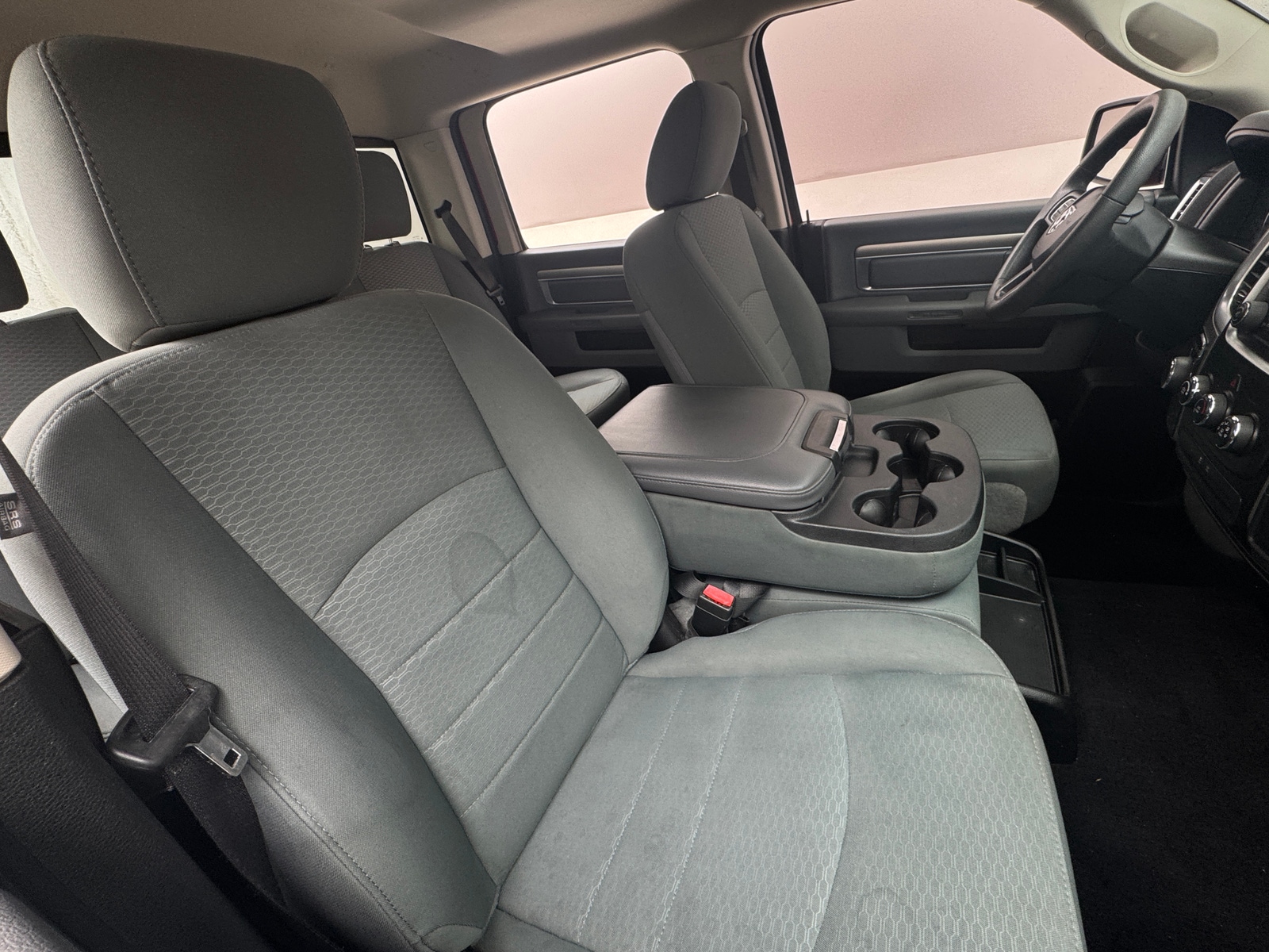 Thumbnail: 2019 RAM 1500 Classic - 2