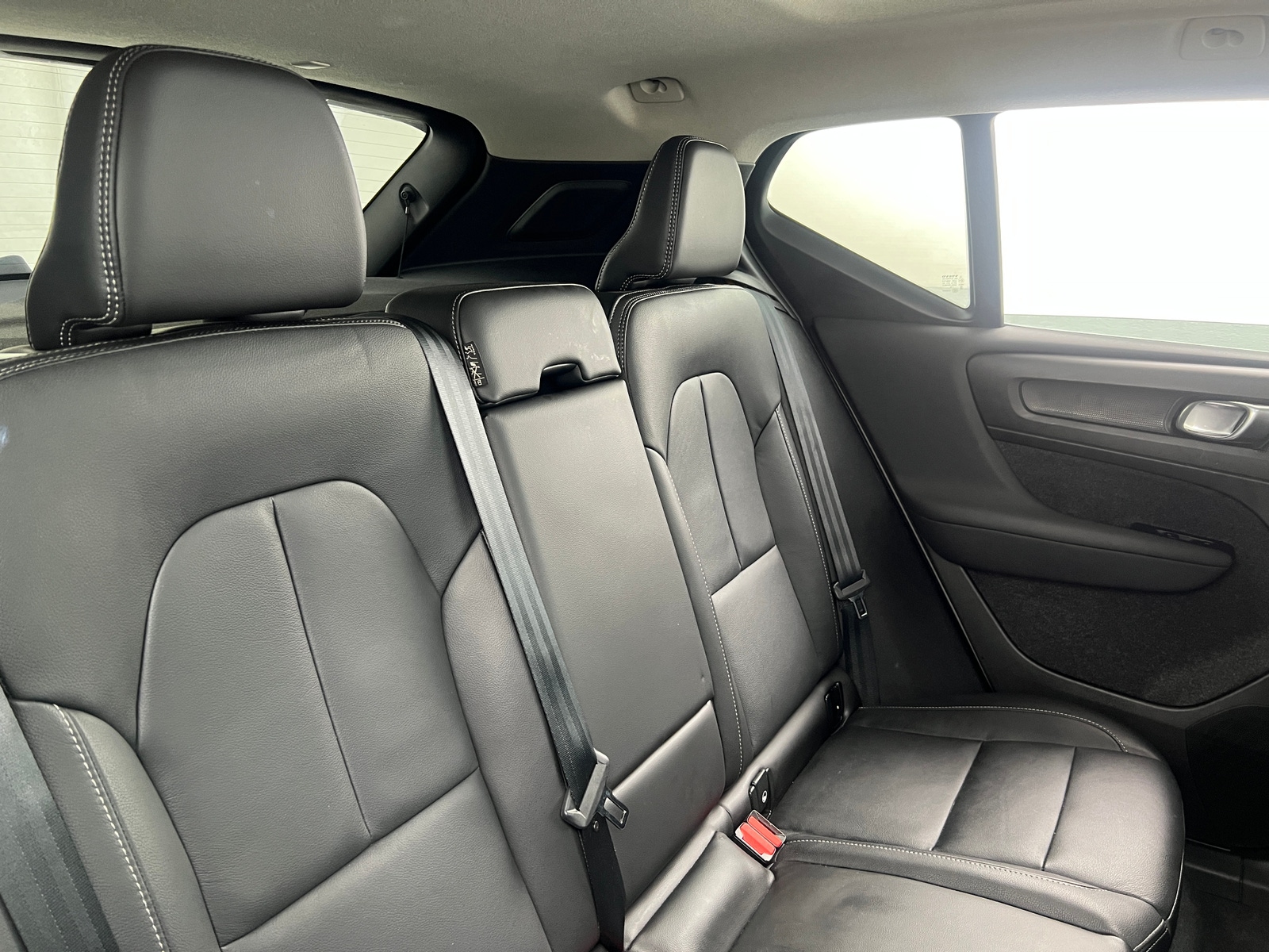 Thumbnail: 2025 Volvo XC40 - 5