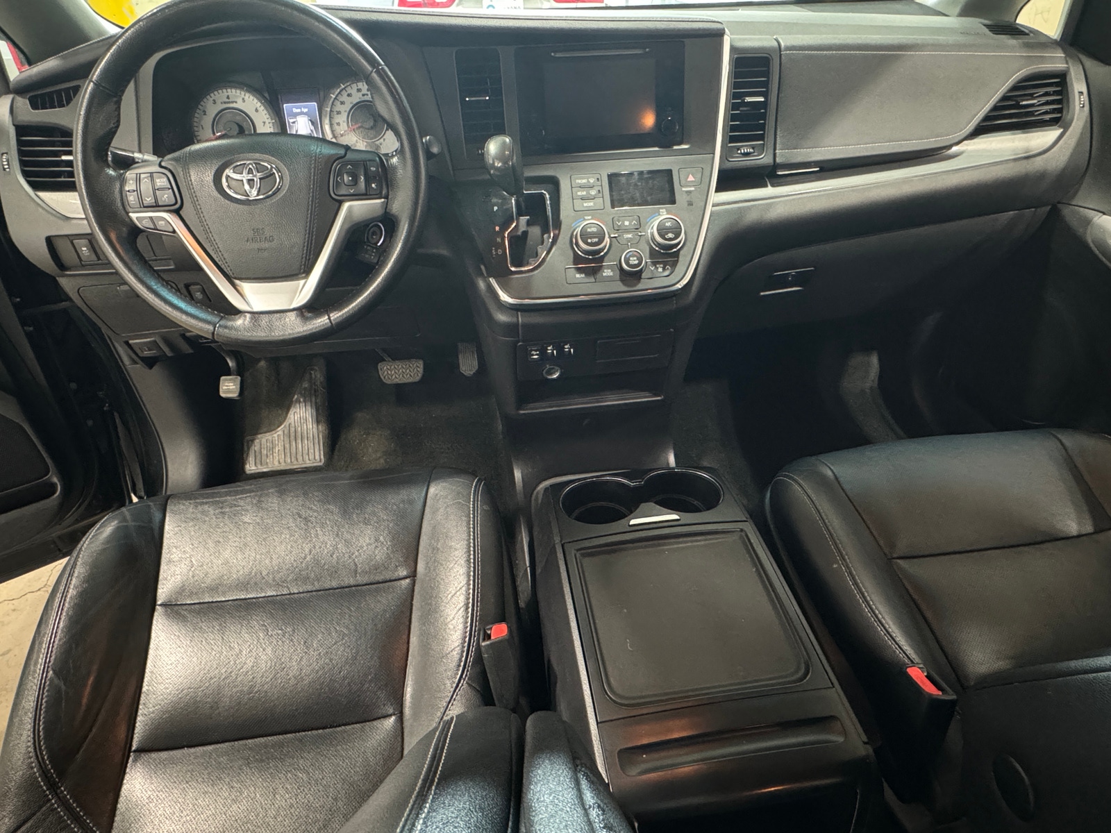 Thumbnail: 2015 Toyota Sienna - 2