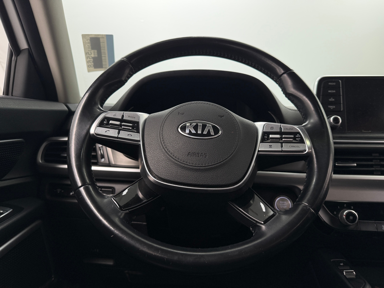 Thumbnail: 2020 Kia Telluride - 4