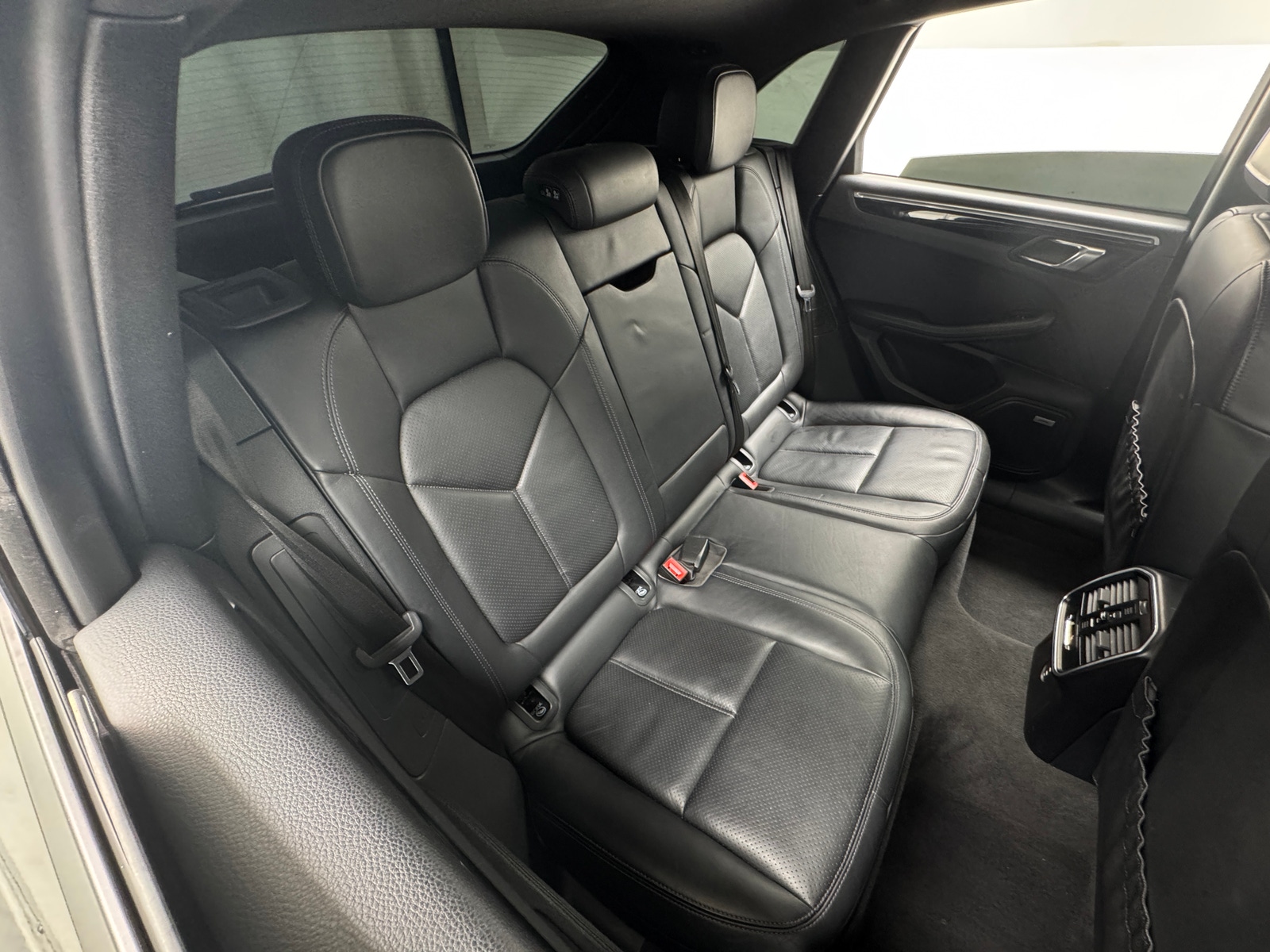 Thumbnail: 2020 Porsche Macan - 5