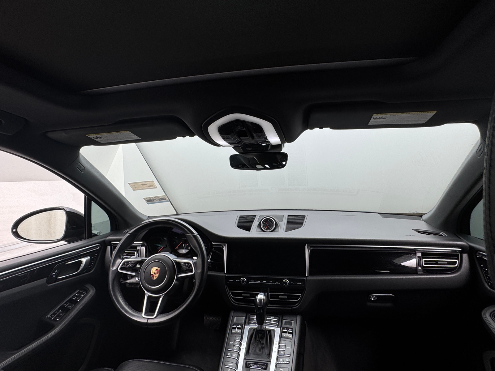 Thumbnail: 2020 Porsche Macan - 2