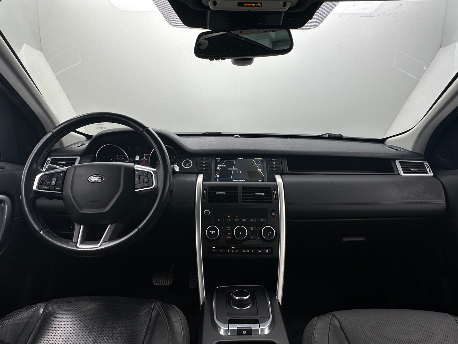 Thumbnail: 2017 Land Rover Discovery Sport - 2