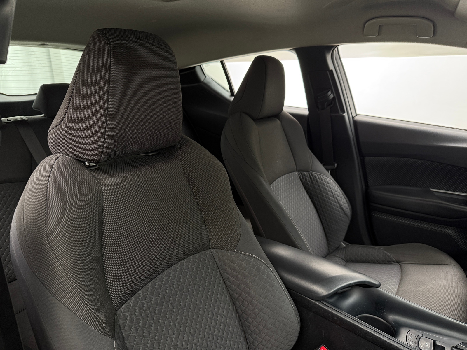 Thumbnail: 2020 Toyota C-HR - 2