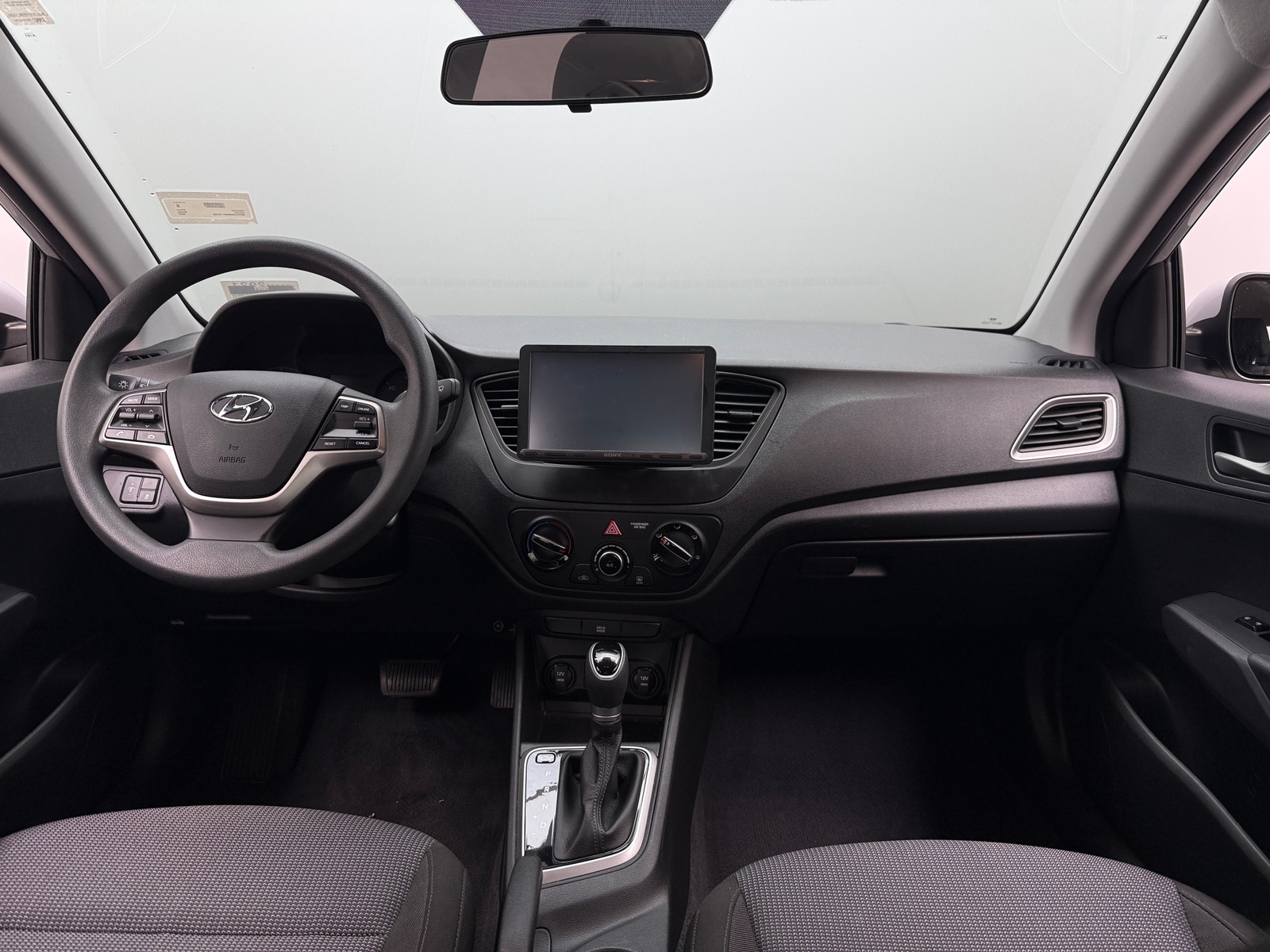 Thumbnail: 2022 Hyundai Accent - 3