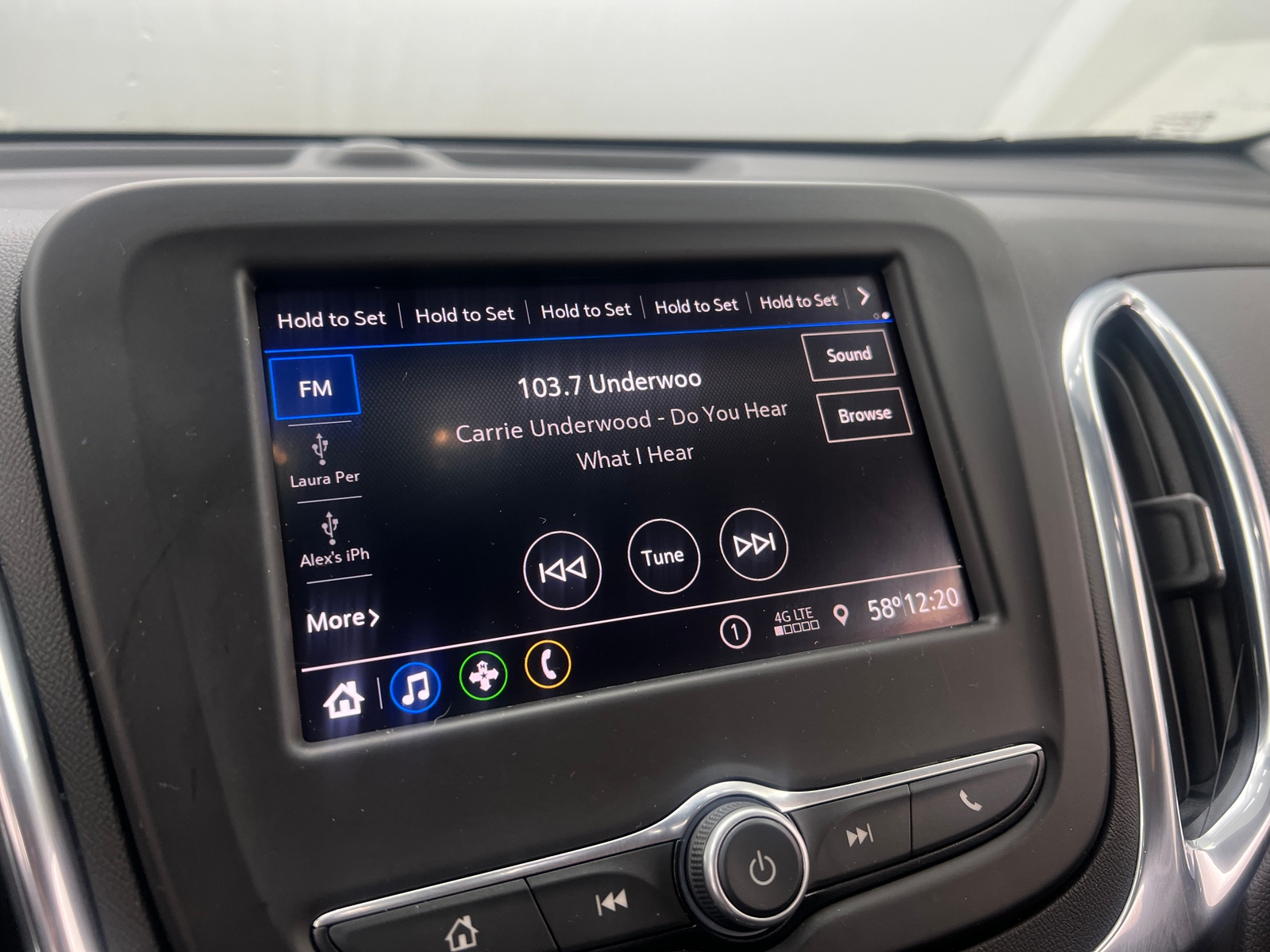 Thumbnail: 2020 Chevrolet Equinox - 4