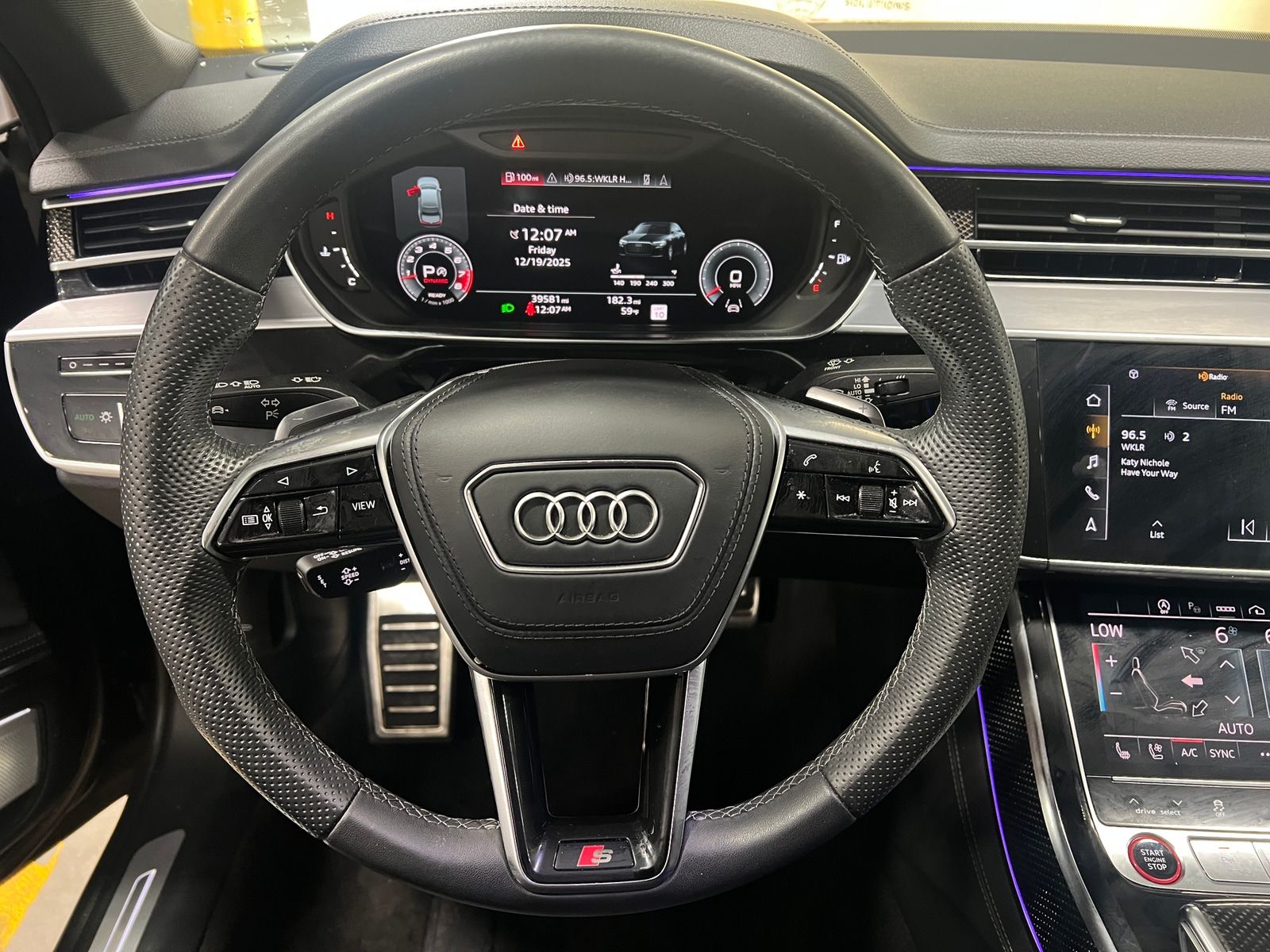 Thumbnail: 2023 Audi S8 - 4