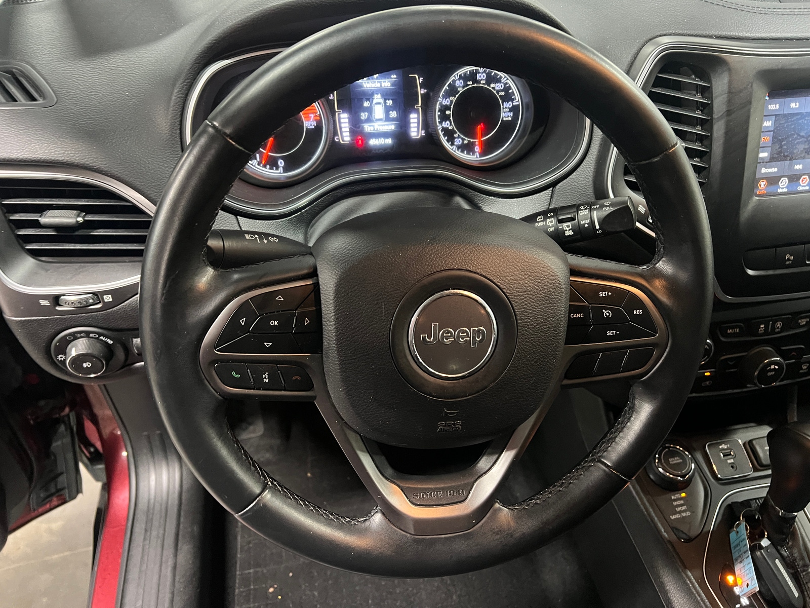 Thumbnail: 2019 Jeep Cherokee - 5