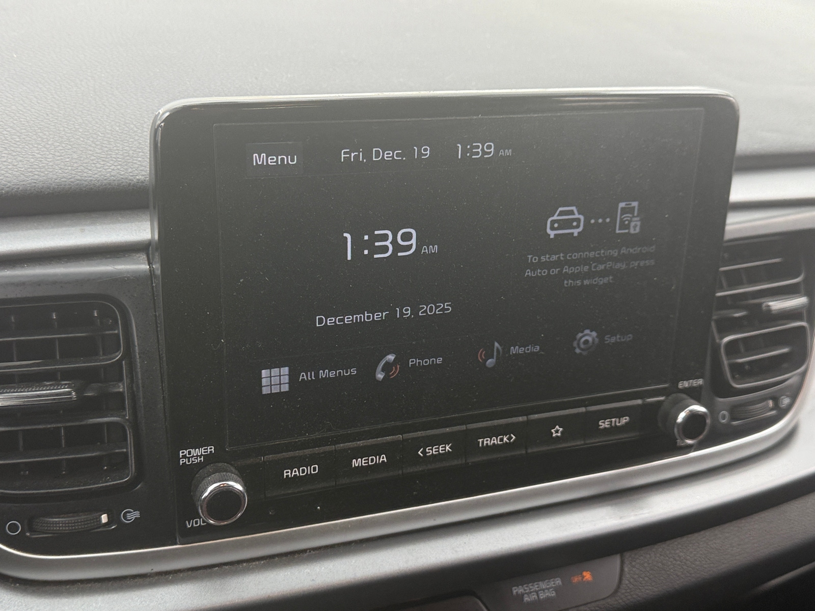 Thumbnail: 2023 Kia Rio - 4