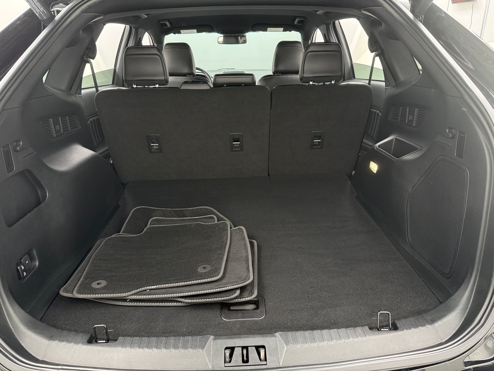 Thumbnail: 2021 Ford Edge - 6