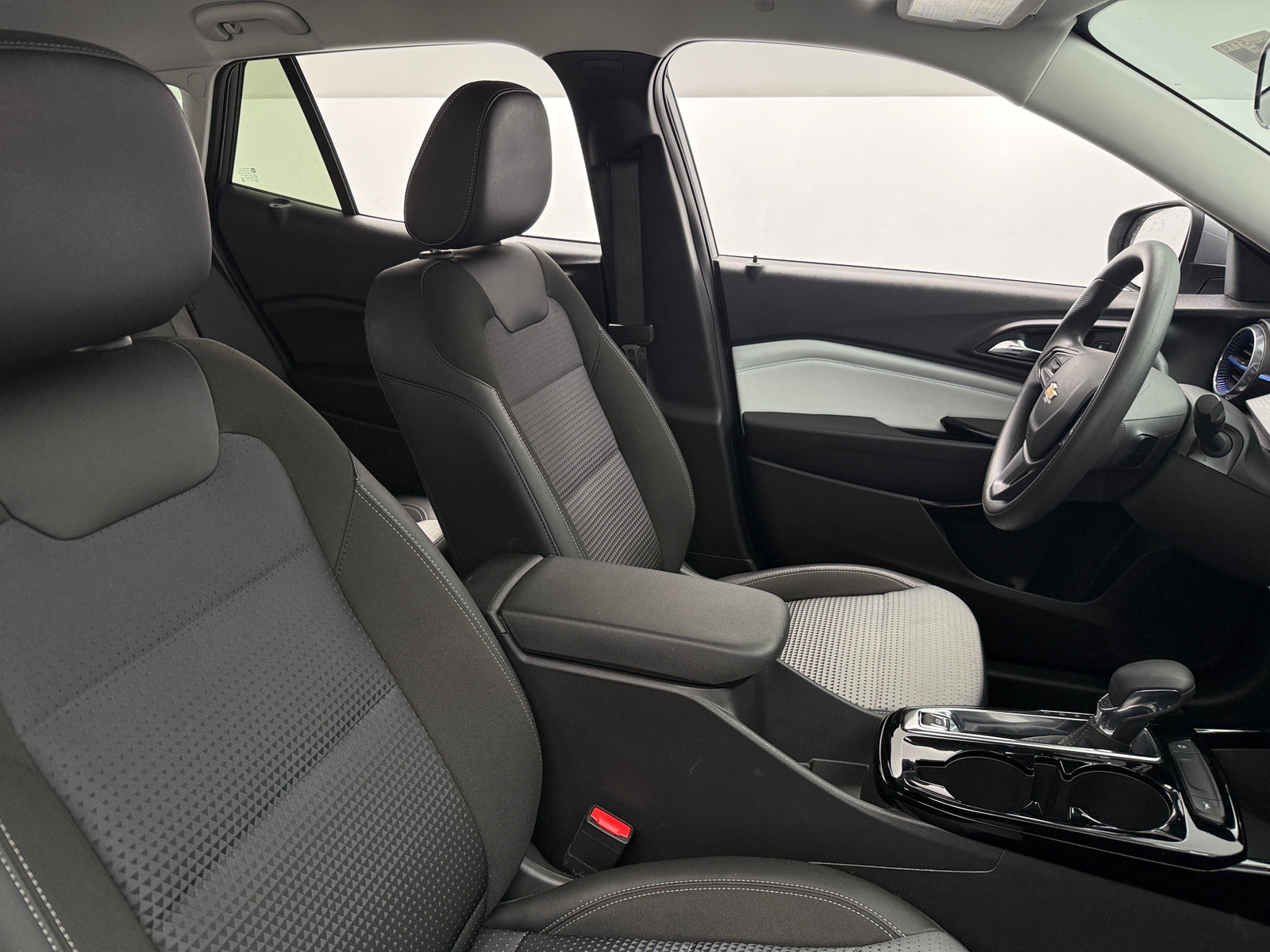 Thumbnail: 2025 Chevrolet Trax - 2