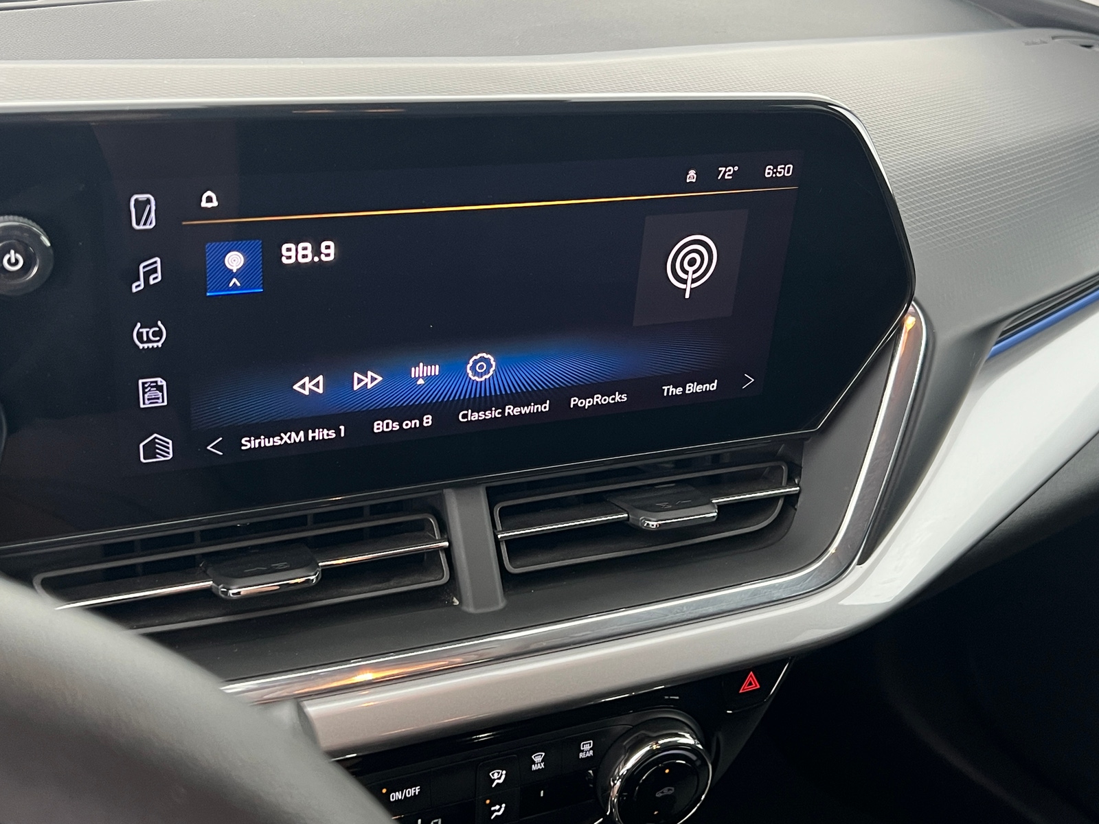 Thumbnail: 2025 Chevrolet Trax - 4