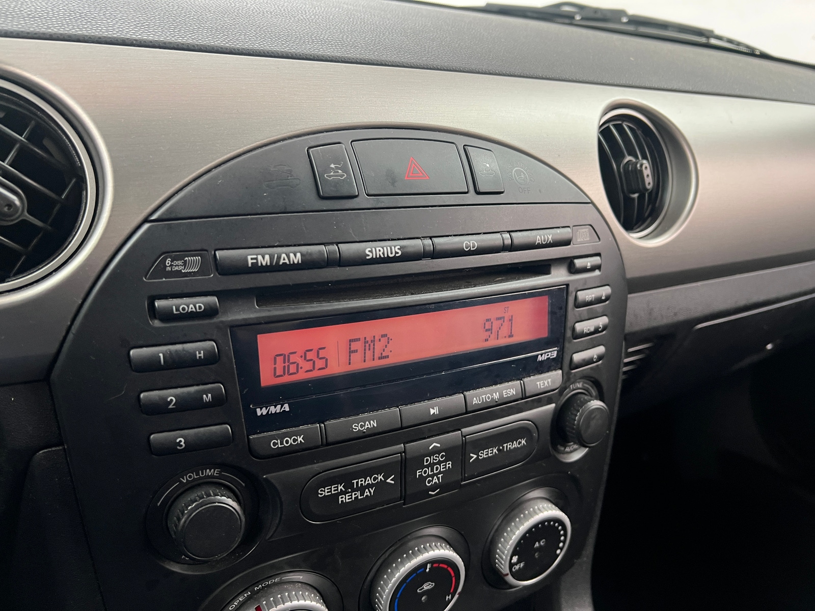 Thumbnail: 2011 Mazda MX-5 Miata - 3