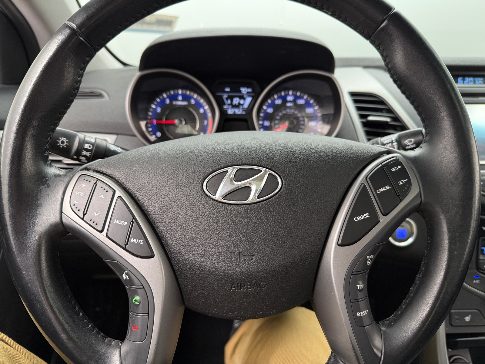 Thumbnail: 2015 Hyundai Elantra - 4
