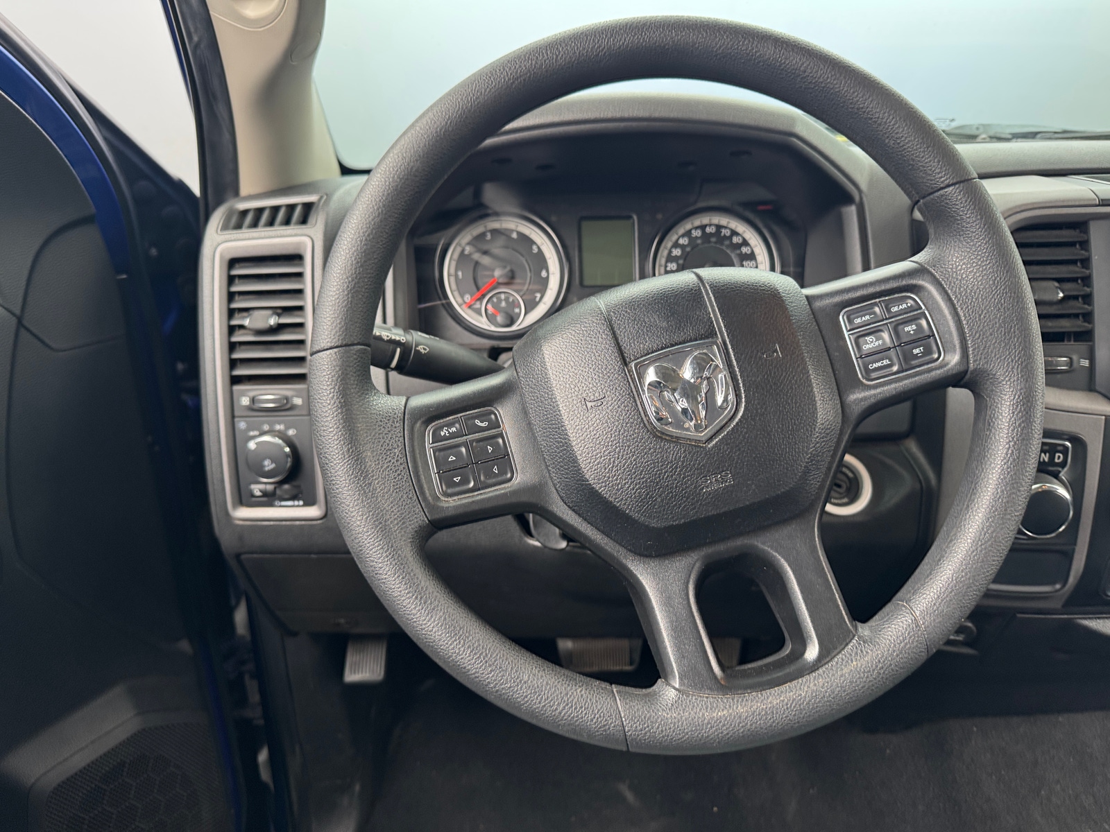 Thumbnail: 2019 RAM 1500 Classic - 4