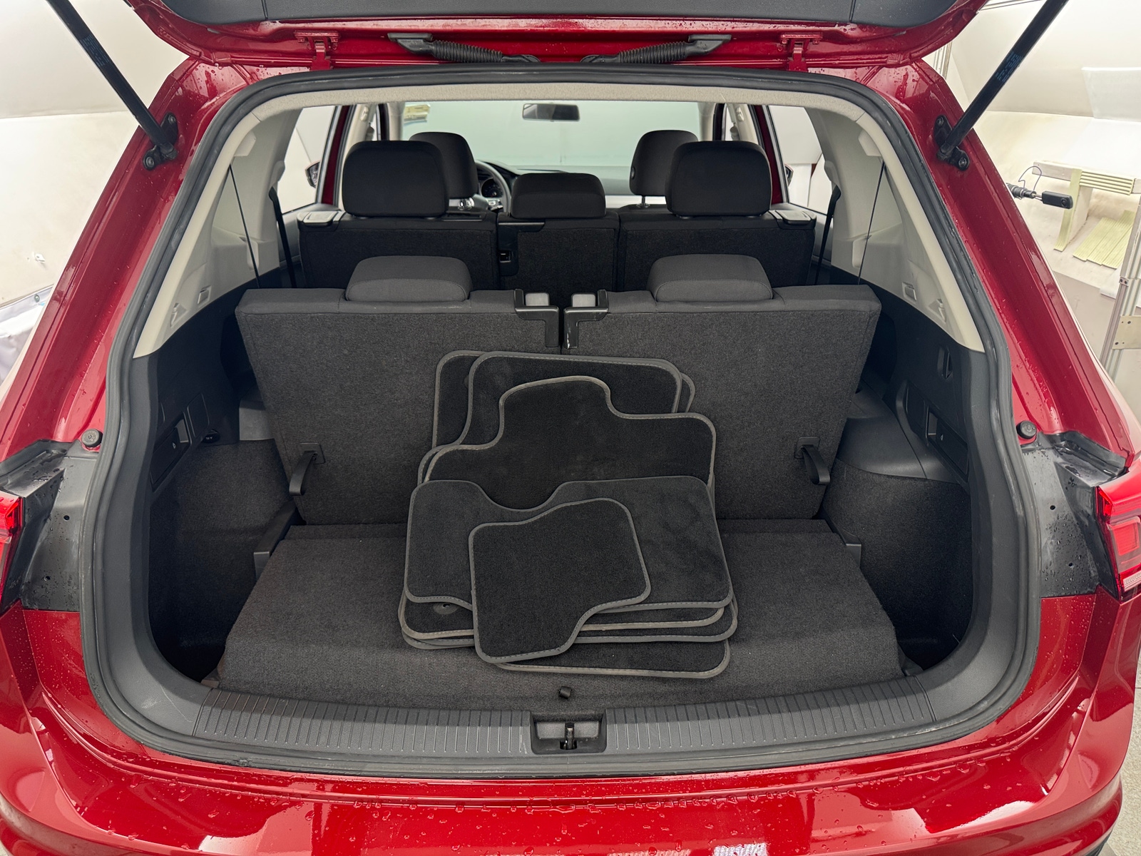 Thumbnail: 2019 Volkswagen Tiguan - 7