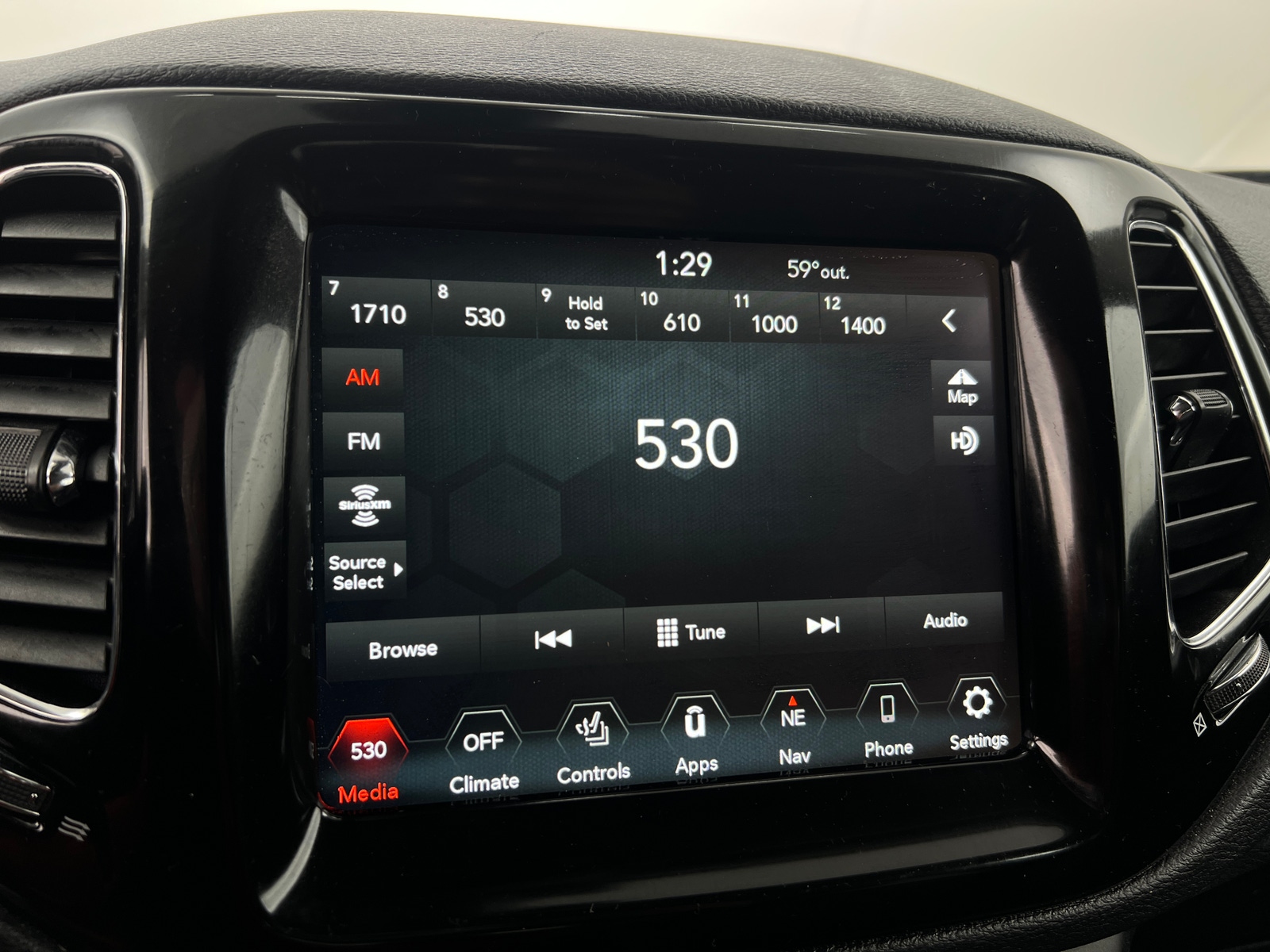 Thumbnail: 2021 Jeep Compass - 3