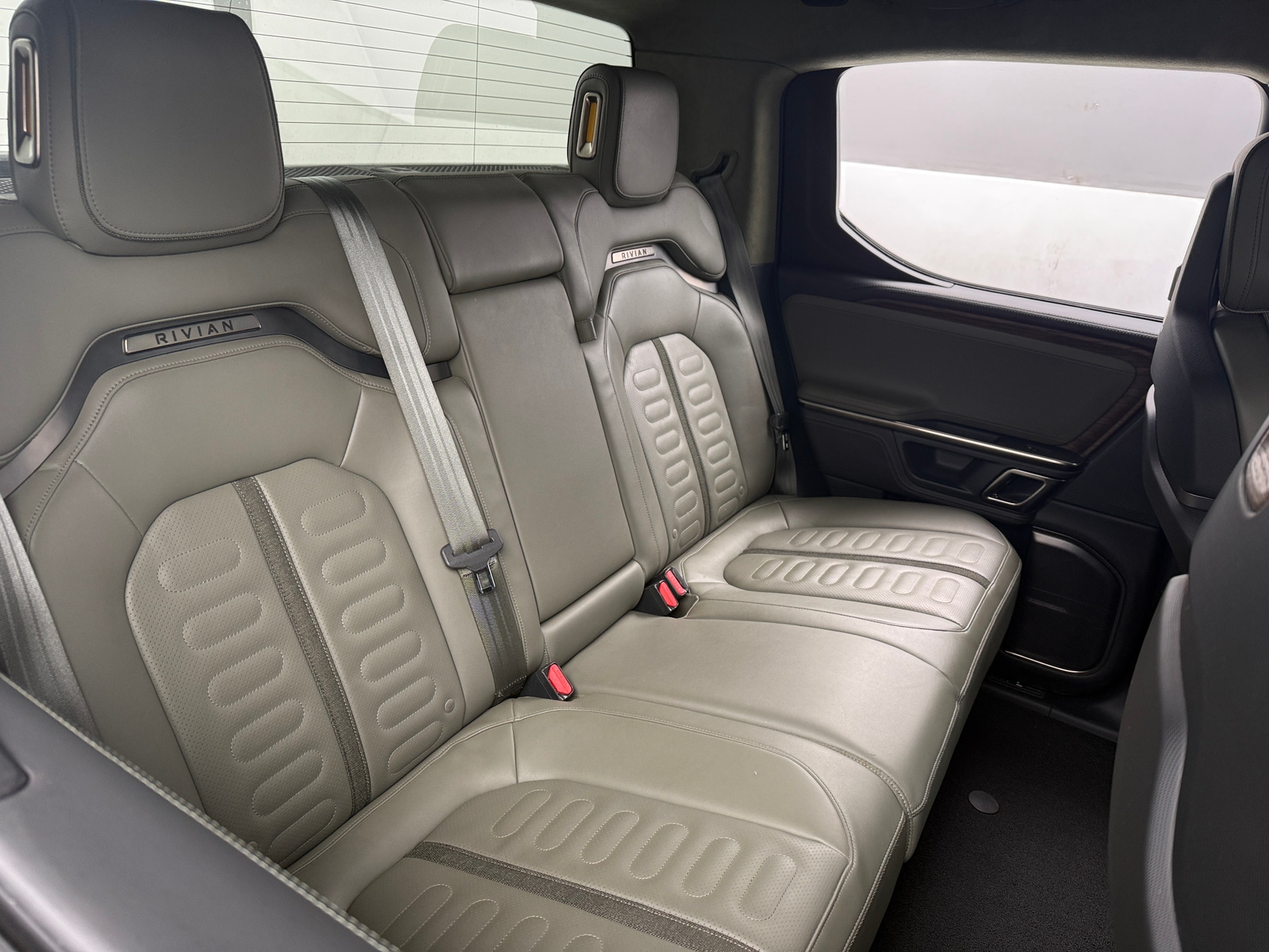 Thumbnail: 2022 Rivian R1T - 5