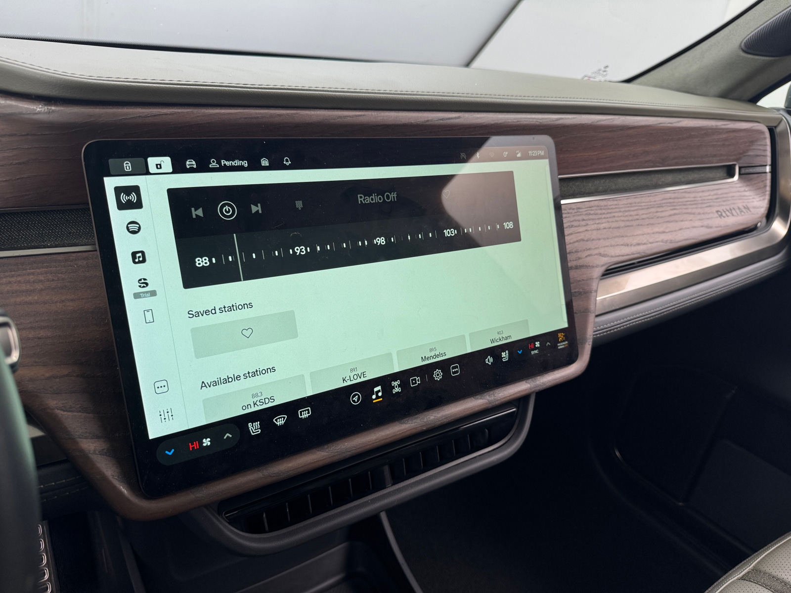 Thumbnail: 2022 Rivian R1T - 3