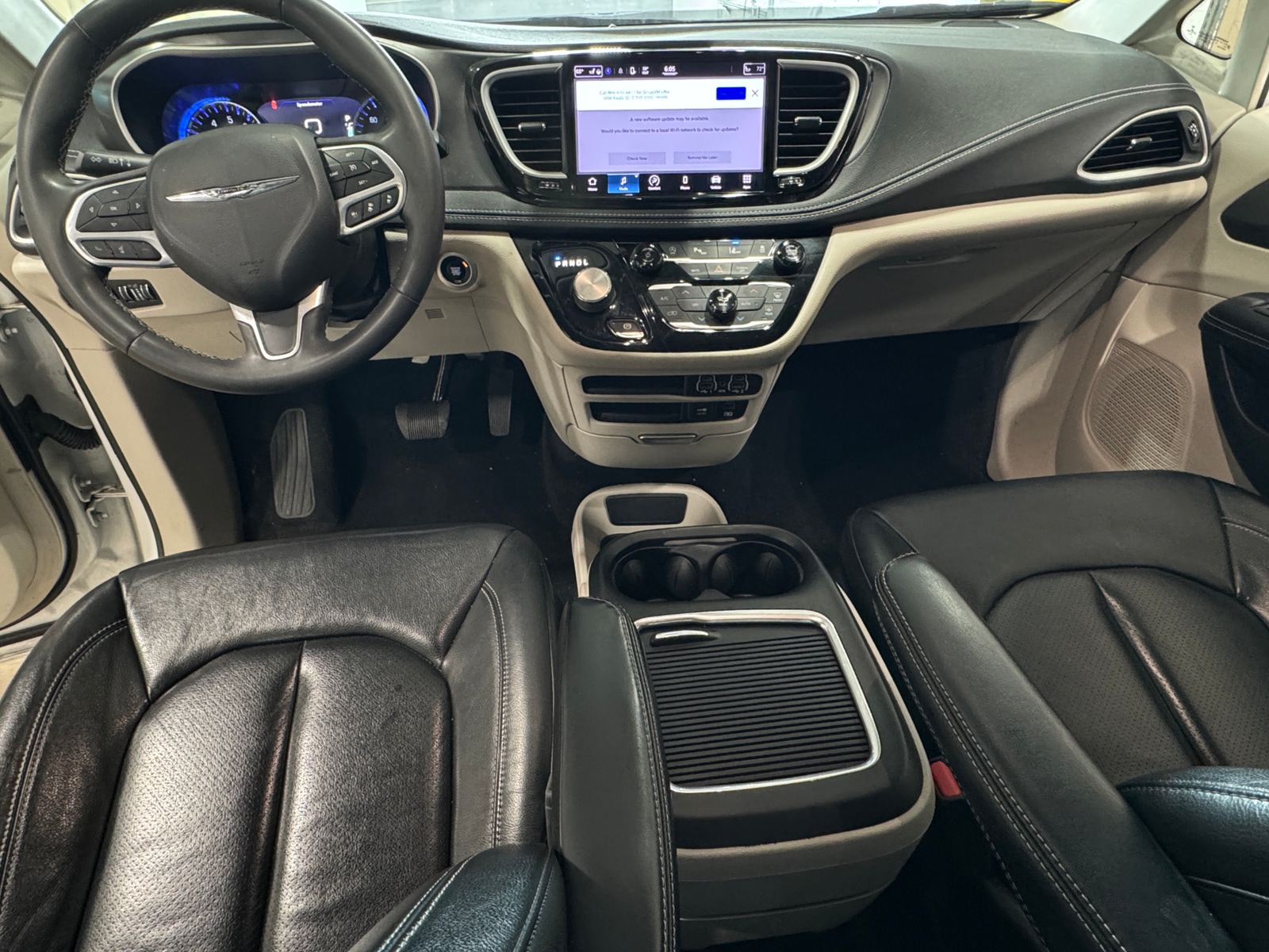 Thumbnail: 2022 Chrysler Pacifica - 2