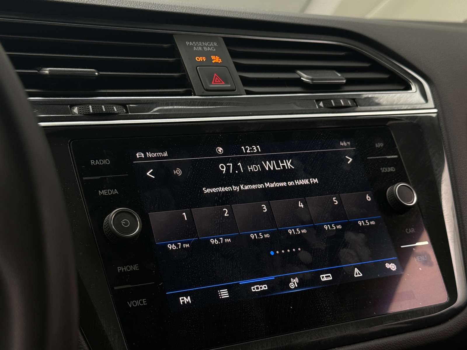 Thumbnail: 2021 Volkswagen Tiguan - 3