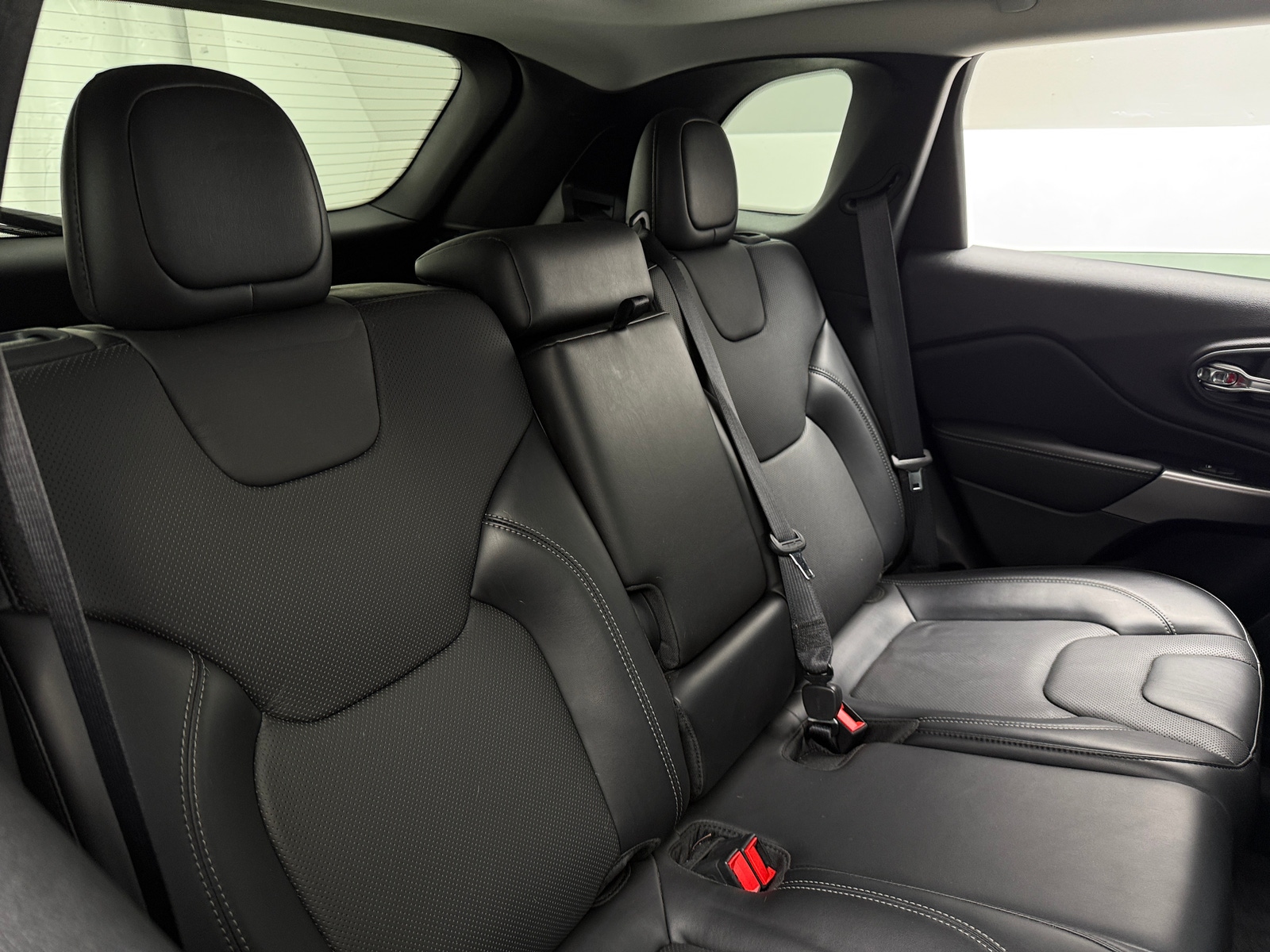 Thumbnail: 2021 Jeep Cherokee - 5