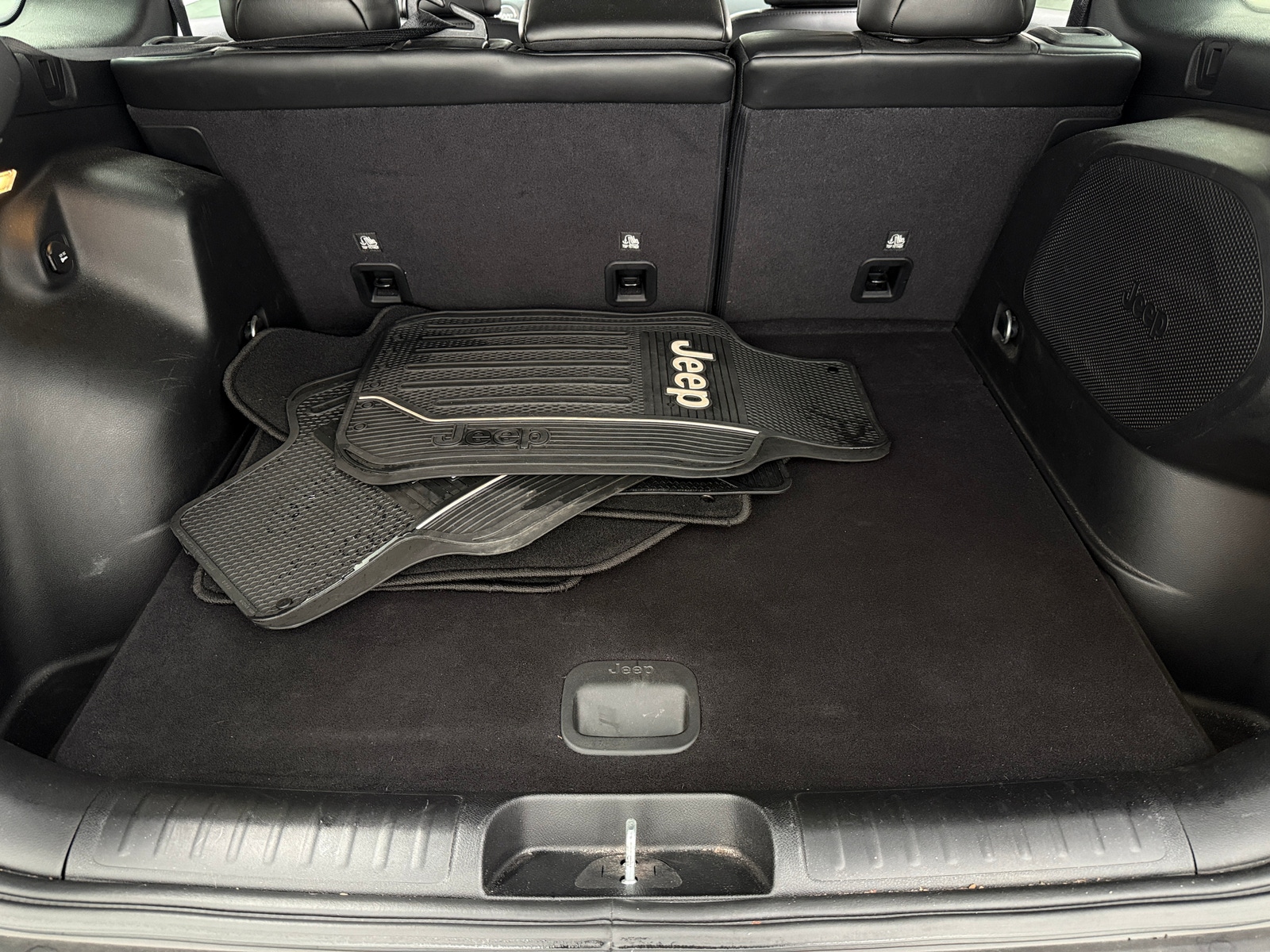 Thumbnail: 2021 Jeep Cherokee - 6